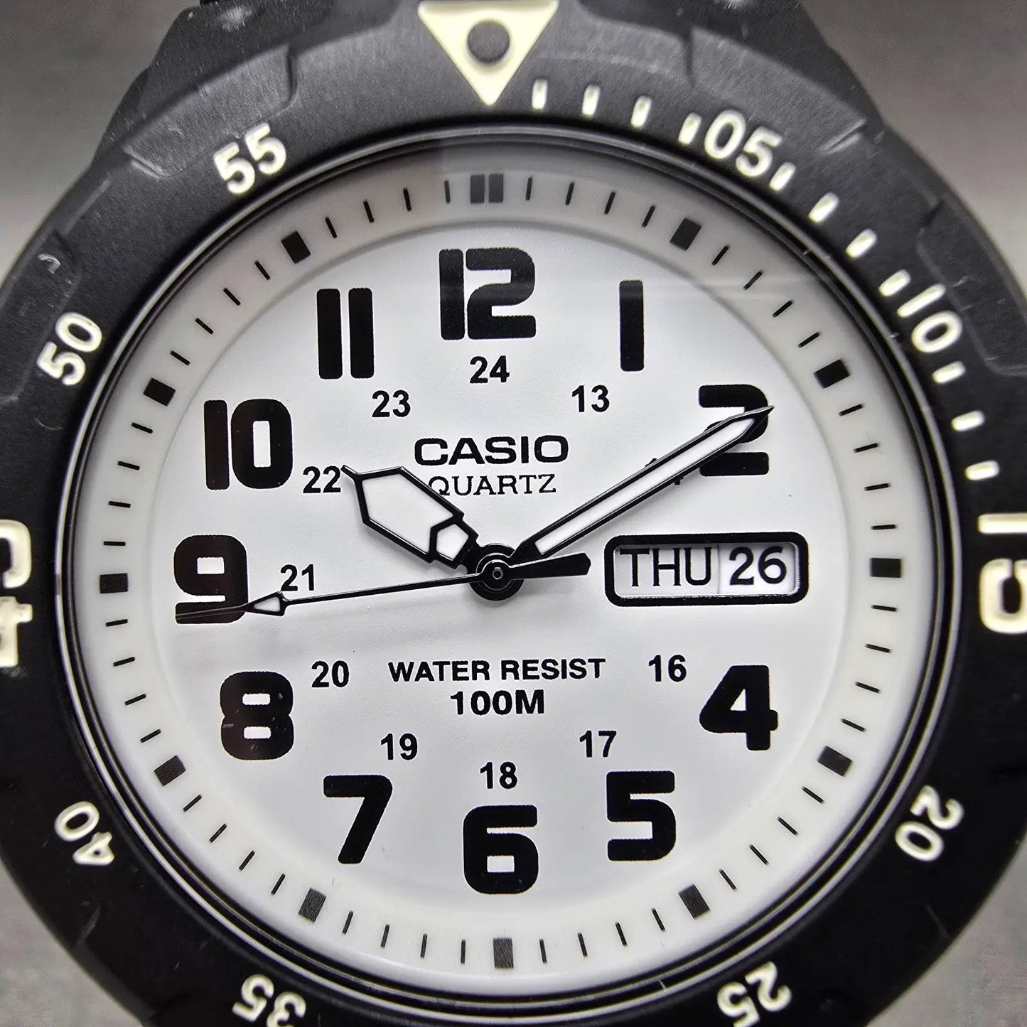 Casio Dive Watch Men 43mm White Dial Black Tone Round Daydate MRW-200H New BattL1