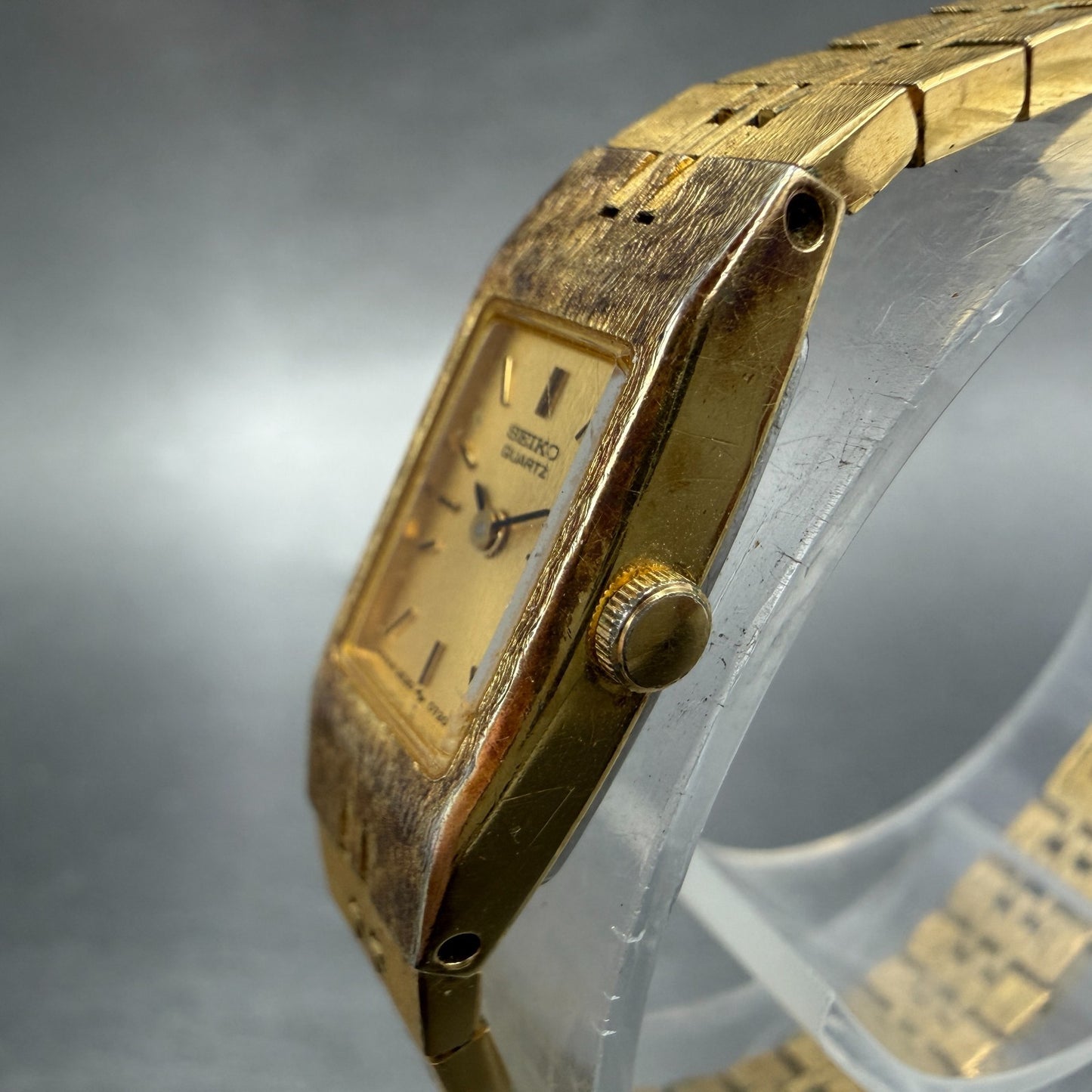 Seiko Tank Watch Women 12mm Champagne Dial Gold Tone 2E20-5559 New Battery VTG 23