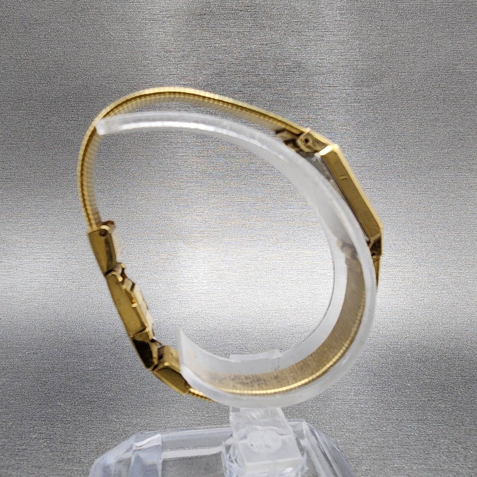 Seiko Tank Watch Women 12mm Gold Dial Gold Tone Rectangle 2E206479 New Battery8