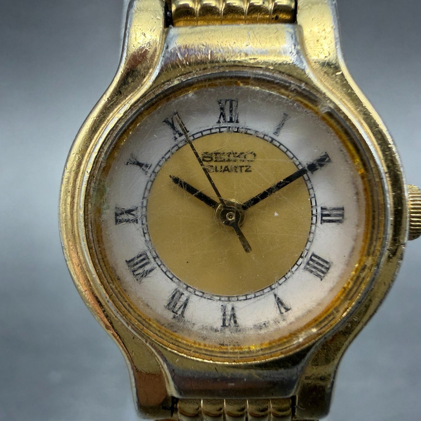 Seiko Watch Women 19mm White Dial Gold Tone Round V401-0289 New Battery JBI71