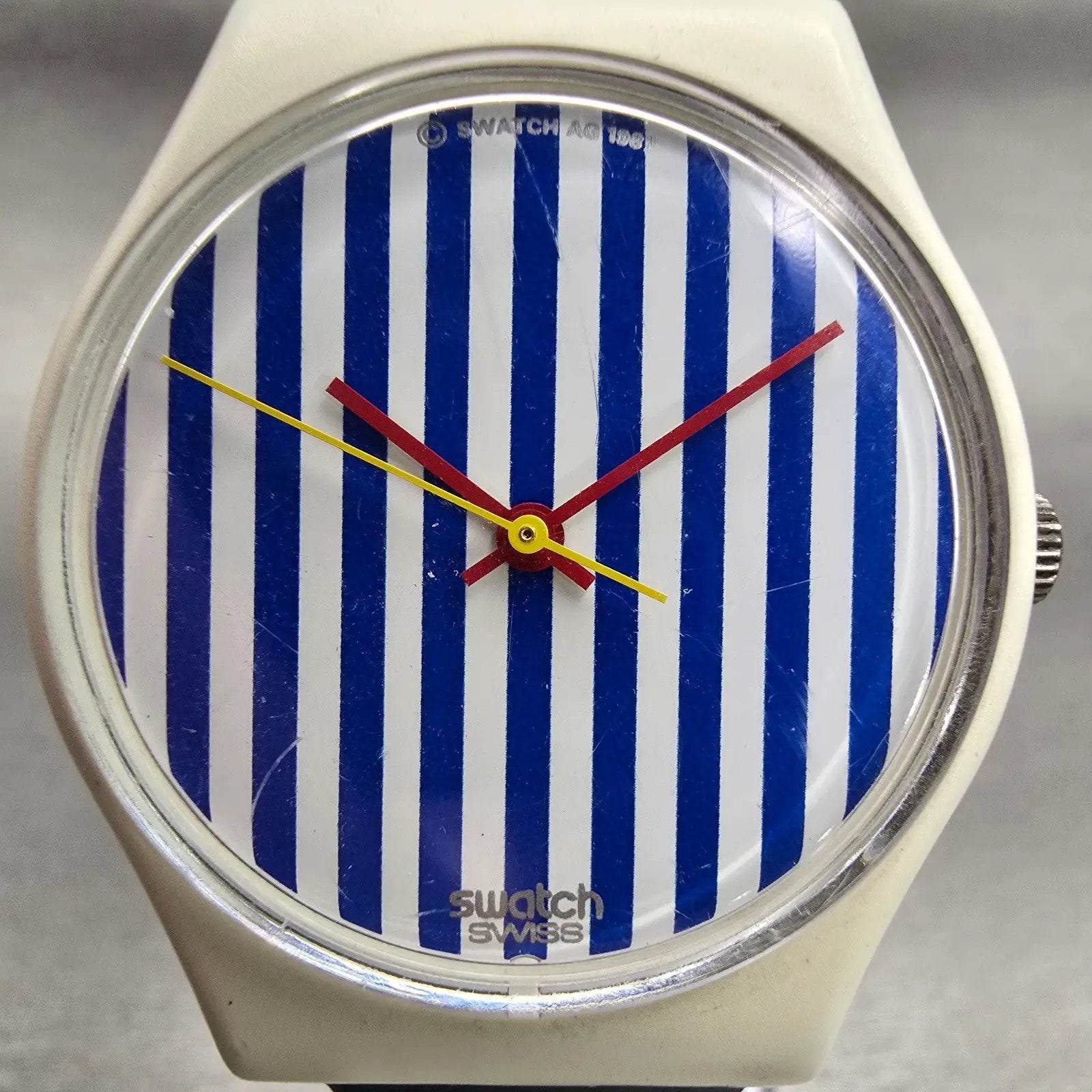 Swatch Gent Newport Two Watch Men Blue Dial White Tone Round GW108 New Battery1
