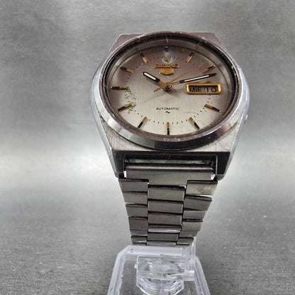 Seiko 5 Automatic Watch Men 38mm Silver Dial Silver Tone Daydate 7009-876A Runs5