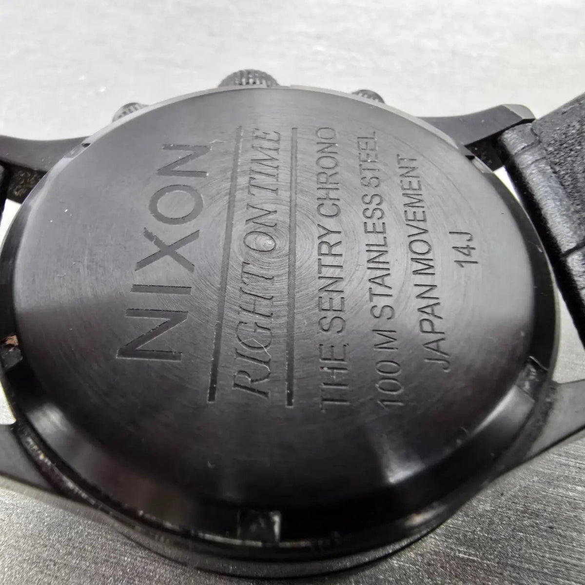 Nixon Sentry Chrono Watch Men 42mm Gray Dial Black Date Round New Battery9