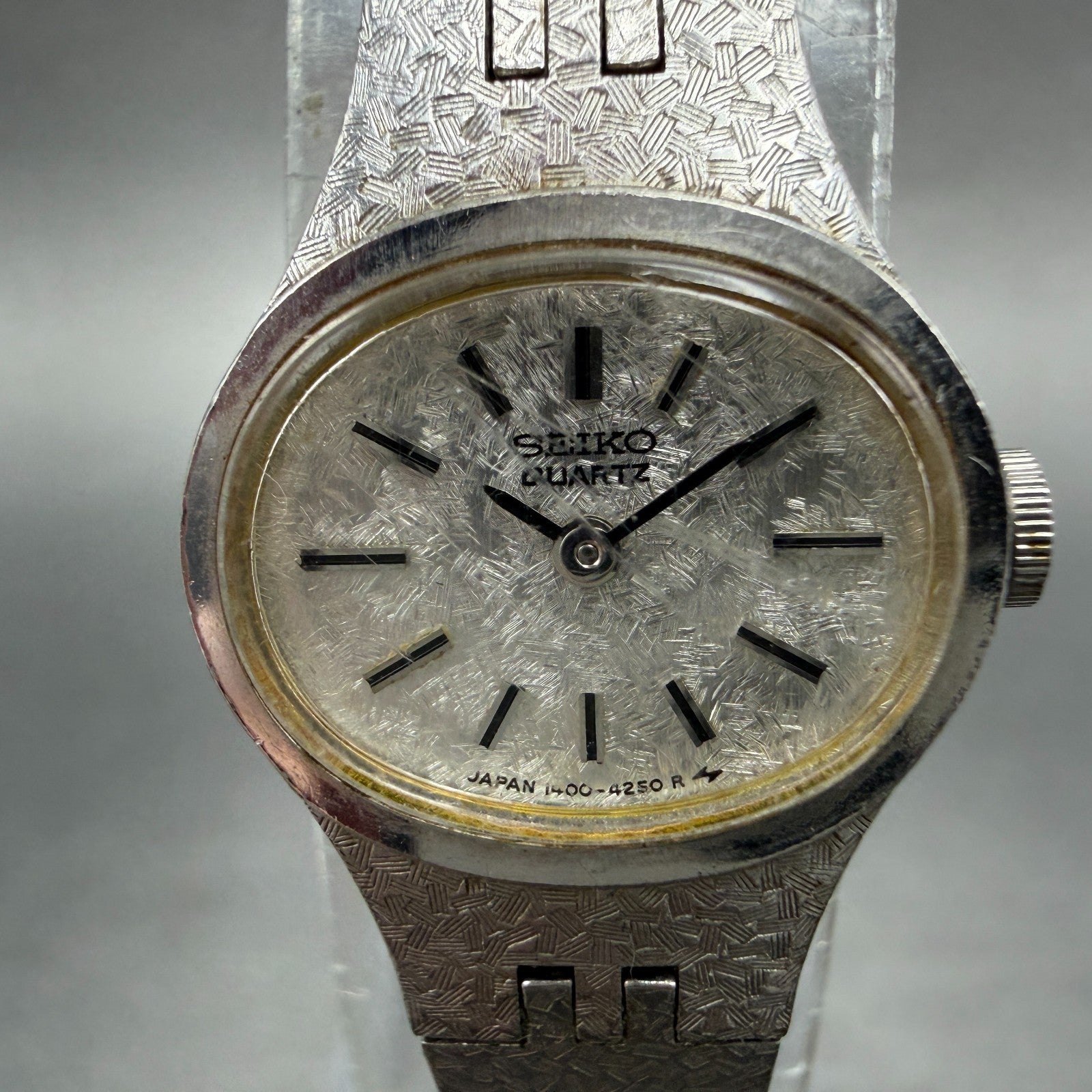 Seiko Watch Women 17mm Silver Dial Silver Tone Oval 1400-7389 New Battery VTG G91