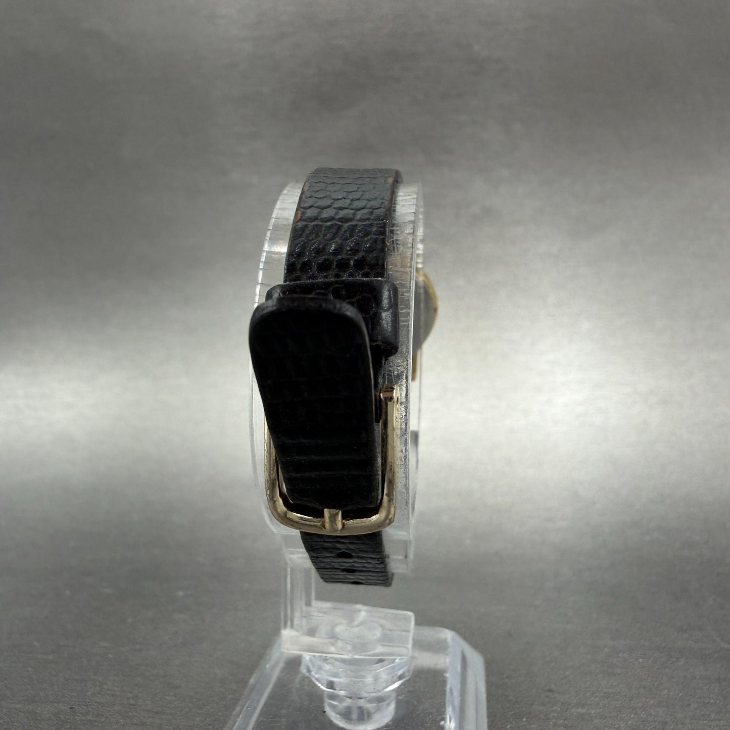 Seiko Watch Women 20mm Black Dial Gold Tone Round Vintage 1N00-0F69 New Battery77