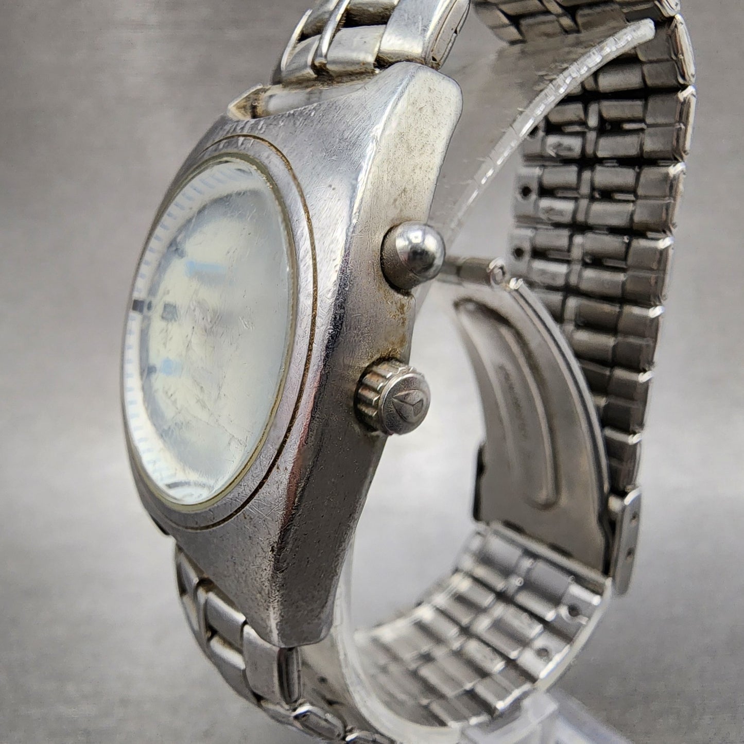 Nixon Small No.4 Watch Women 29mm Cream Dial Steel Date Round New Battery2