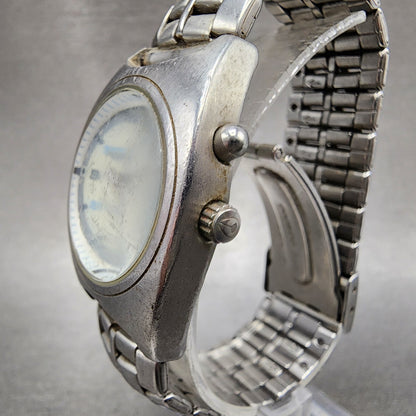 Nixon Small No.4 Watch Women 29mm Cream Dial Steel Date Round New Battery2