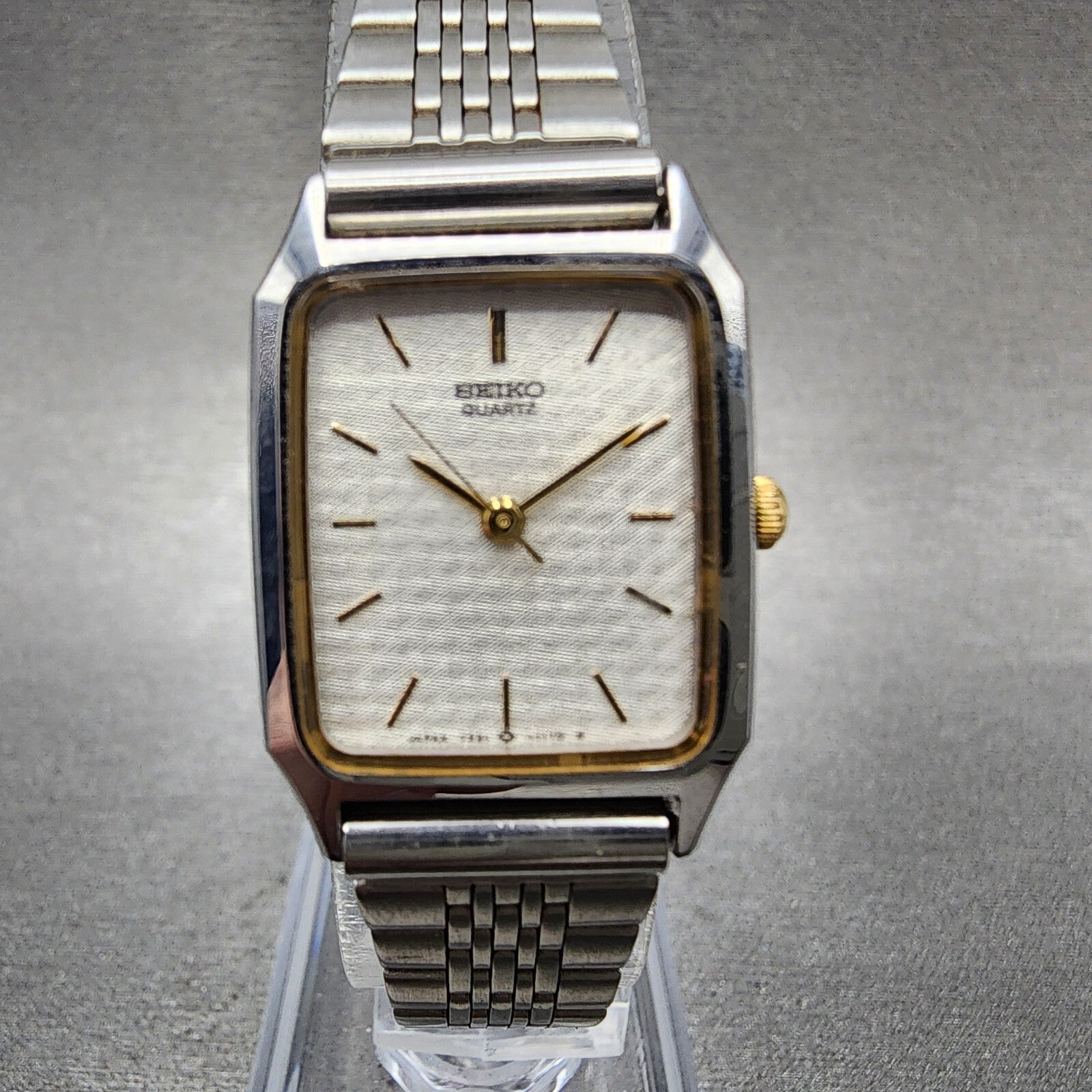 Seiko Tank Watch Women 20mm Silver Dial Two Tone 73215700 New Battery0
