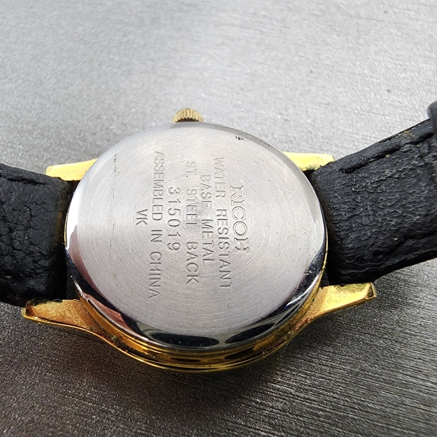 Ricoh Watch Women 25mm Champagne Gold Tone Round Leather Band New Battery10