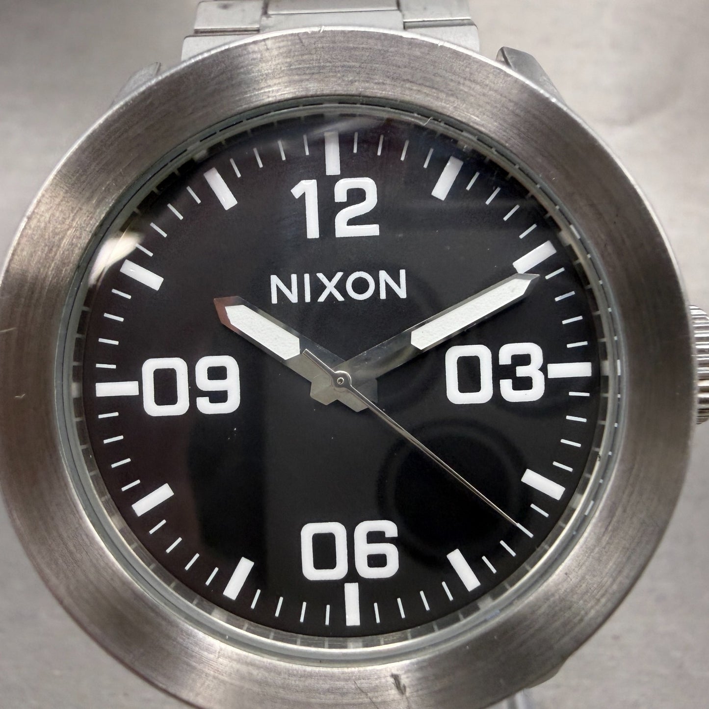 Nixon The Private Watch Men 42mm Black Dial Silver Tone Round Bracelet New Batt1