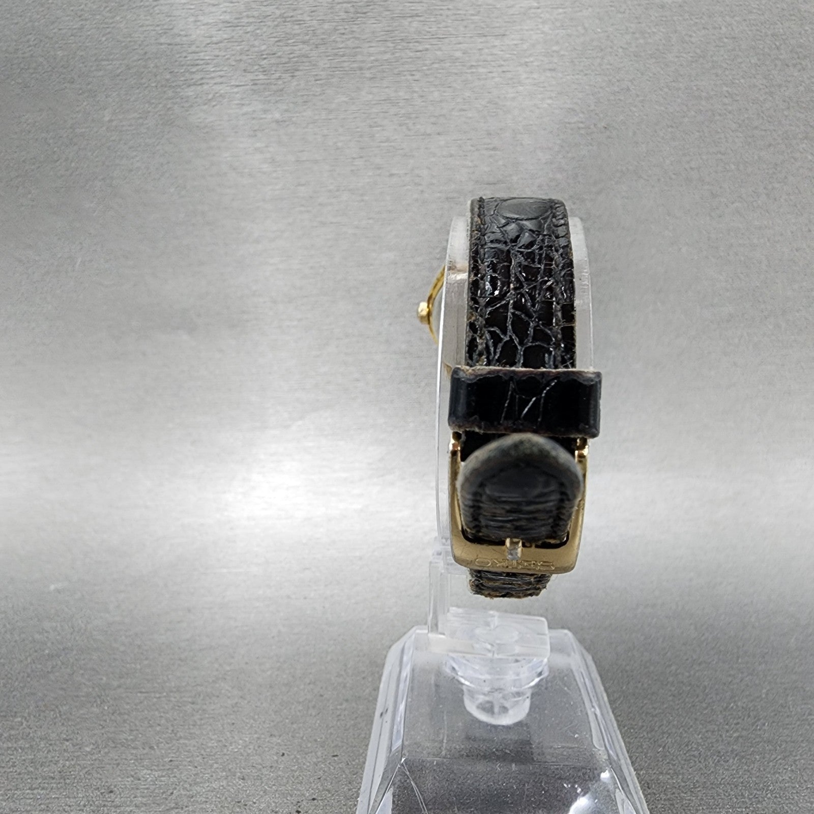 Seiko Watch Women 25mm Black Dial Gold Tone Date Round 7n820100 New Battery7