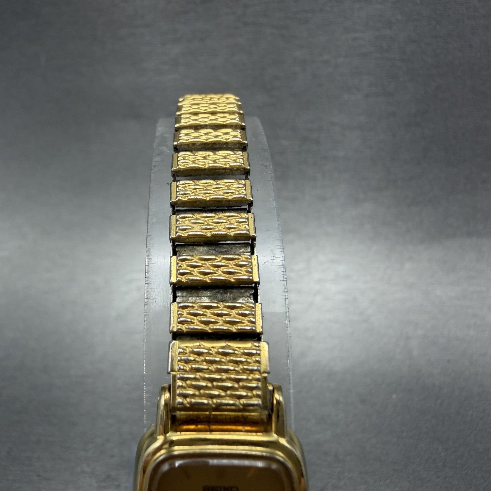 Seiko Watch Women 17mm Champagne Dial Gold Tone Rectangle 2y005b49 New Battery4