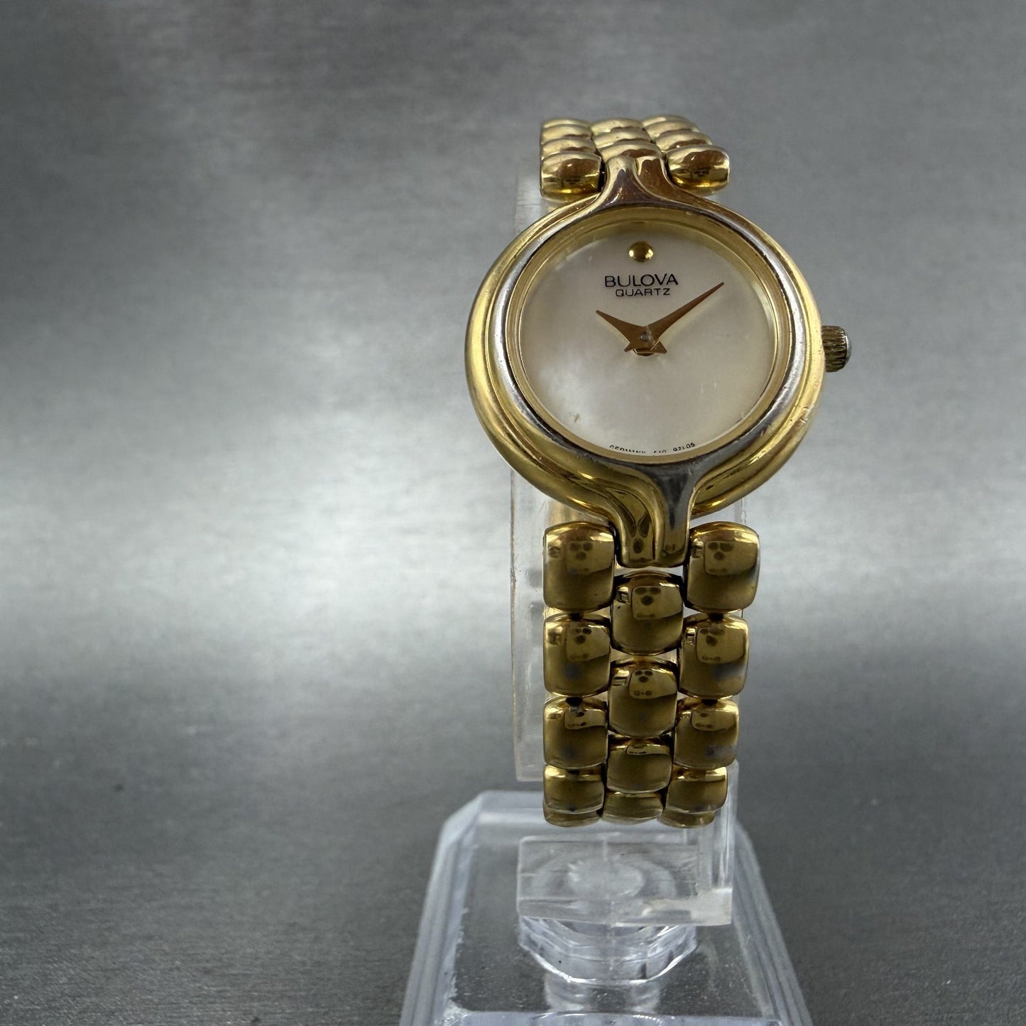 Bulova Watch Women 22mm MOP Dial Gold Tone Round 97L105 New Battery Vintage5