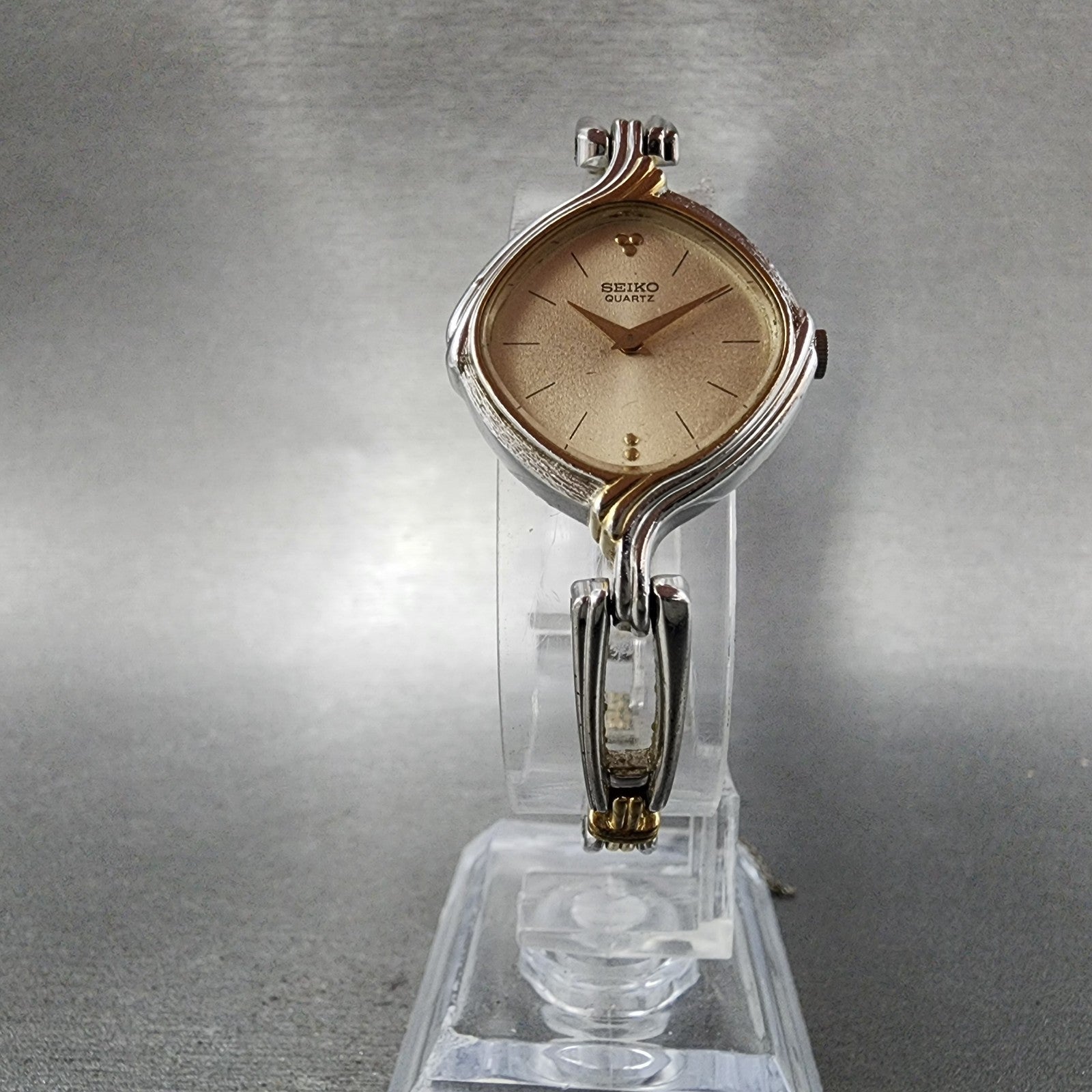 Seiko Watch Women 23mm Champagne Dial Two Tone Vintage 23206620 New Battery5