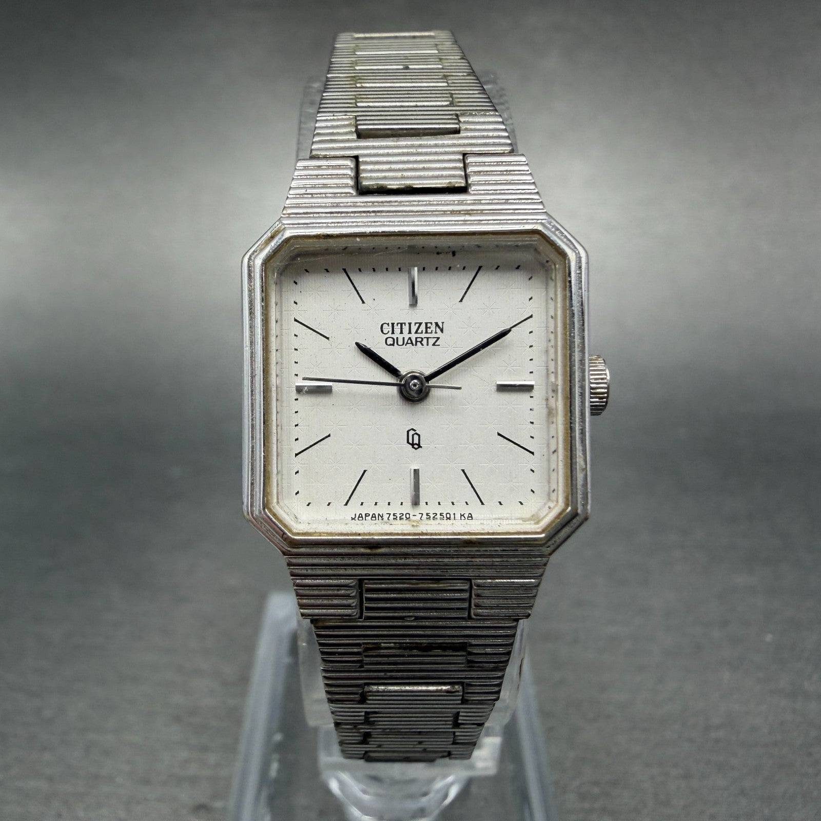 Citizen CQ Watch Women 17mm White Dial Silver Tone Rectangle 4-751922 New Batt0
