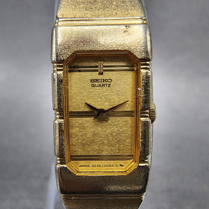 Seiko Tank Watch Women 13mm Champagne Dial Gold Tone 2e205030 New Battery1