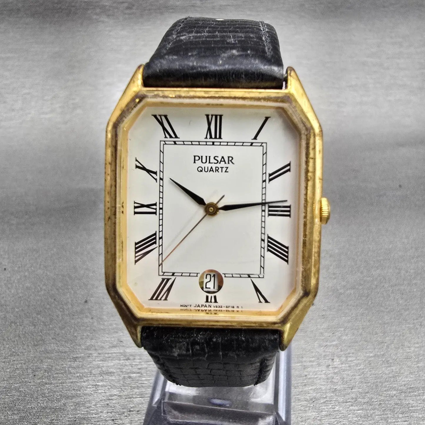 Seiko Pulsar Watch Men 28mm White Dial Gold Tone Date V532-5A90 New Battery VTG0