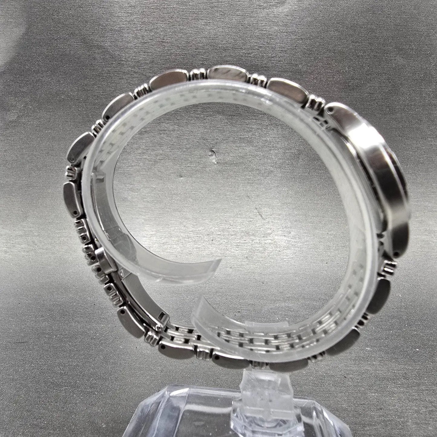 Wittnauer Laureate Watch Women 25mm White Dial Two Tone Date Round New Battery K8