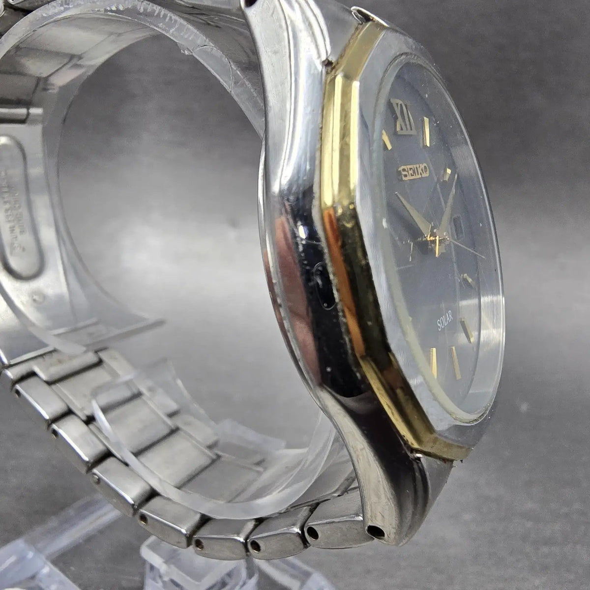 Seiko Solar Watch Men 40mm Gray Dial Two Tone Date Round V157-0AK0 Runs3