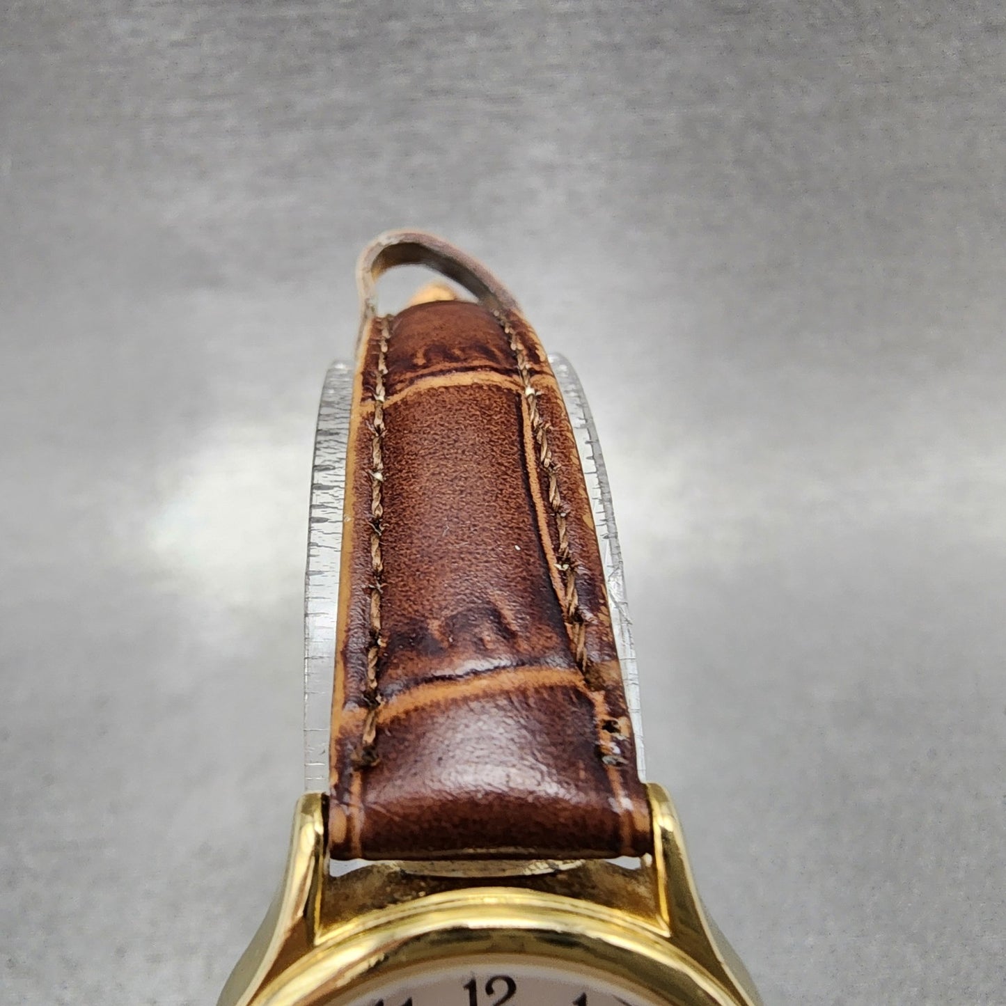 Seiko Avenue Watch Women 25mm Silver Gold Tone Round 2P210290 New Battery4