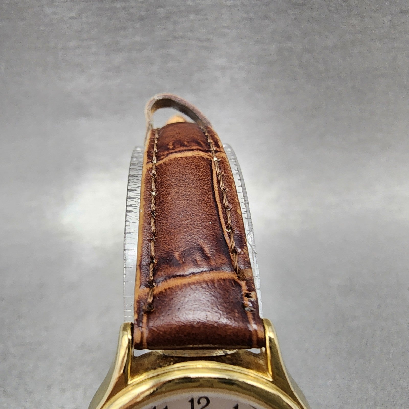 Seiko Avenue Watch Women 25mm Silver Gold Tone Round 2P210290 New Battery4