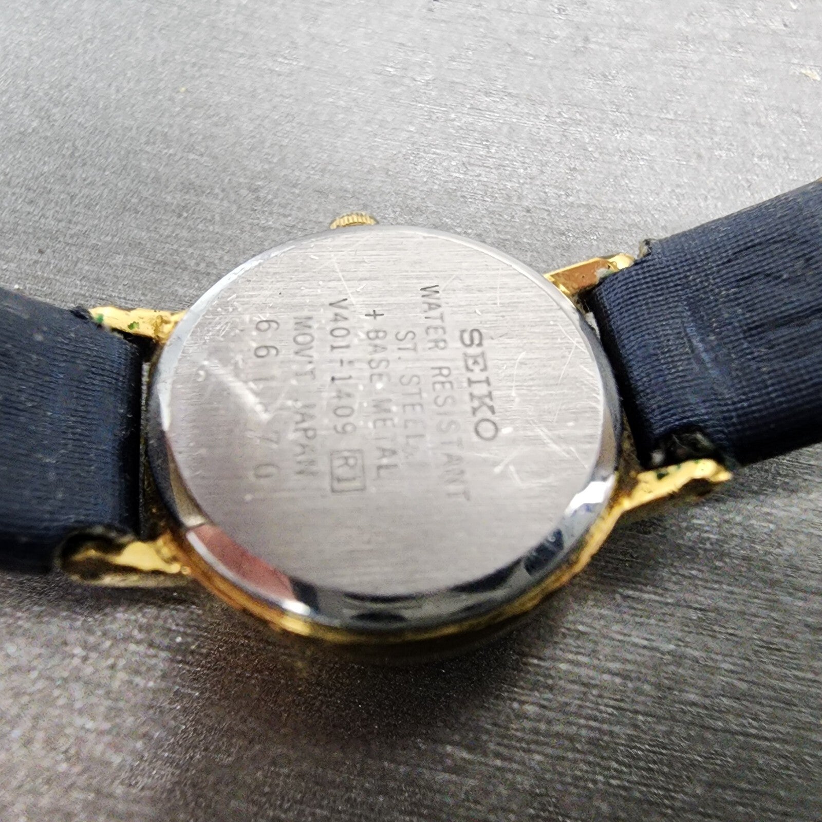 Seiko Watch Women 22mm Cream Dial Gold Tone Round V4011409 New Battery9