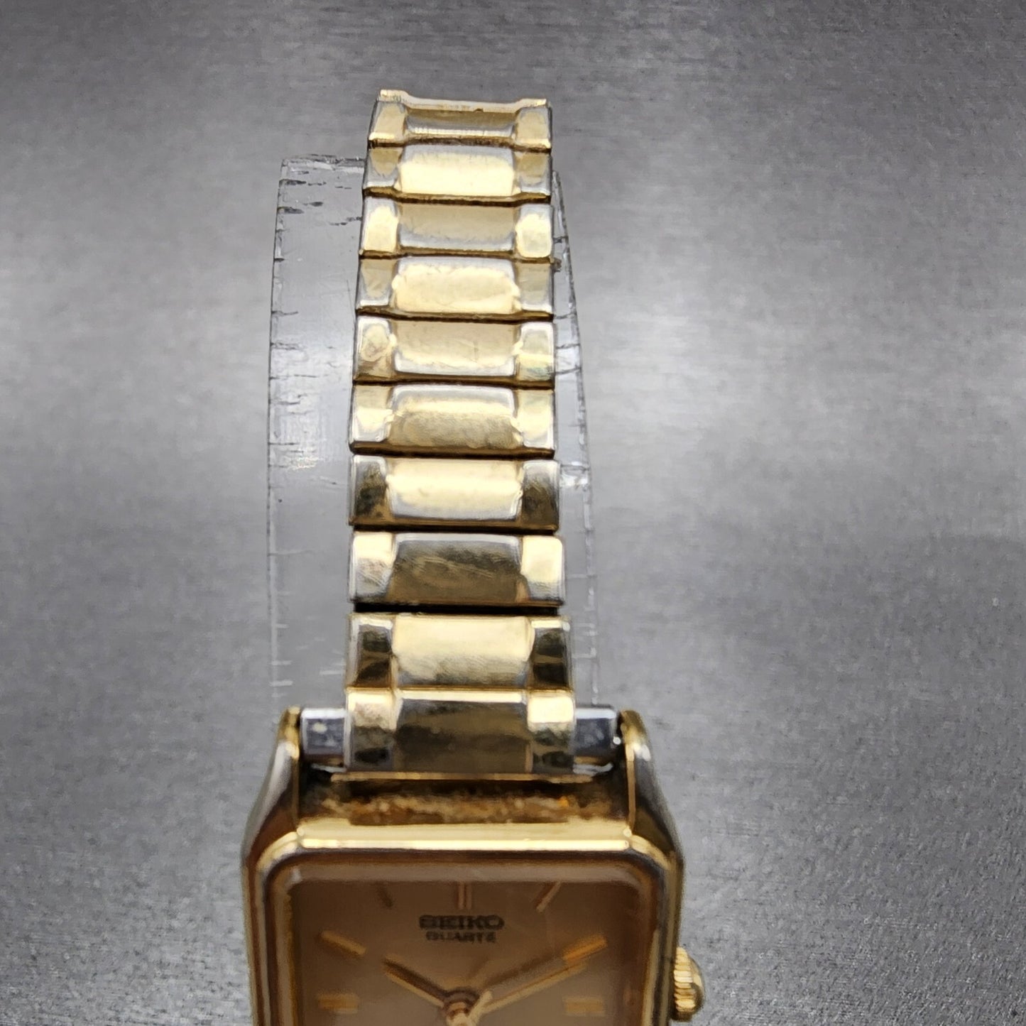 Seiko Tank Watch Women 18mm Champagne Dial Gold Tone 2p215a00 New Battery4
