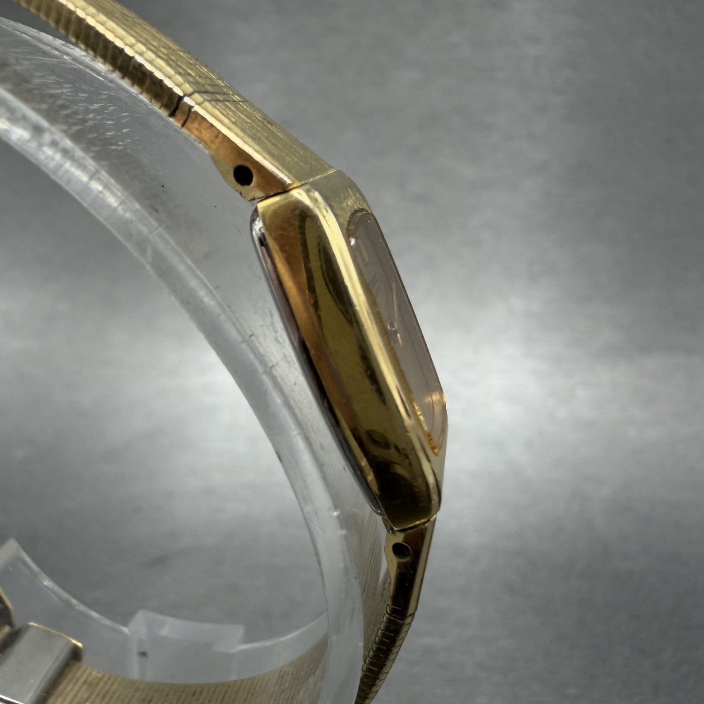 Seiko Tank Watch Women 13mm Champagne Dial Gold Tone Rectangle 2e205139 NewBatt3