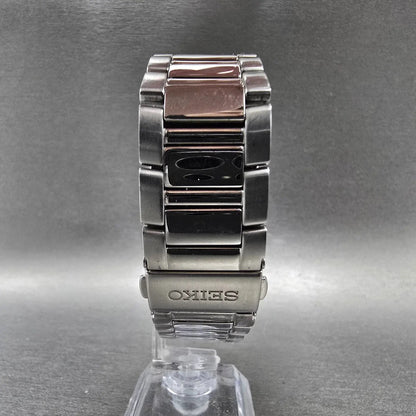 Seiko Solar Tank Watch Men 35mm Black Dial Silver Date Rectangle V157-0CC0 Runs7