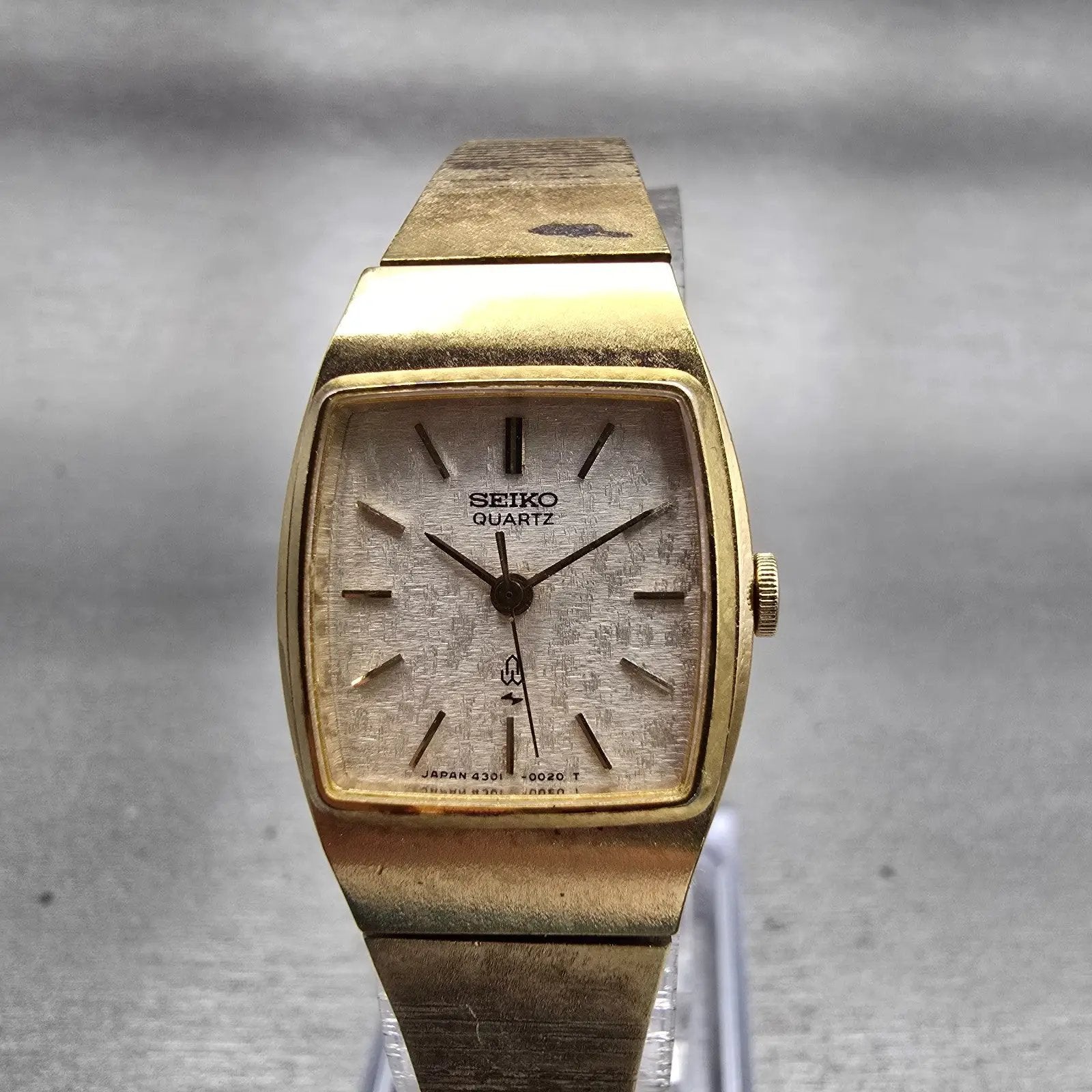 Seiko Watch Women 19mm Silver Dial Gold Tone Rectangle 4301-3000 New Battery VTG0