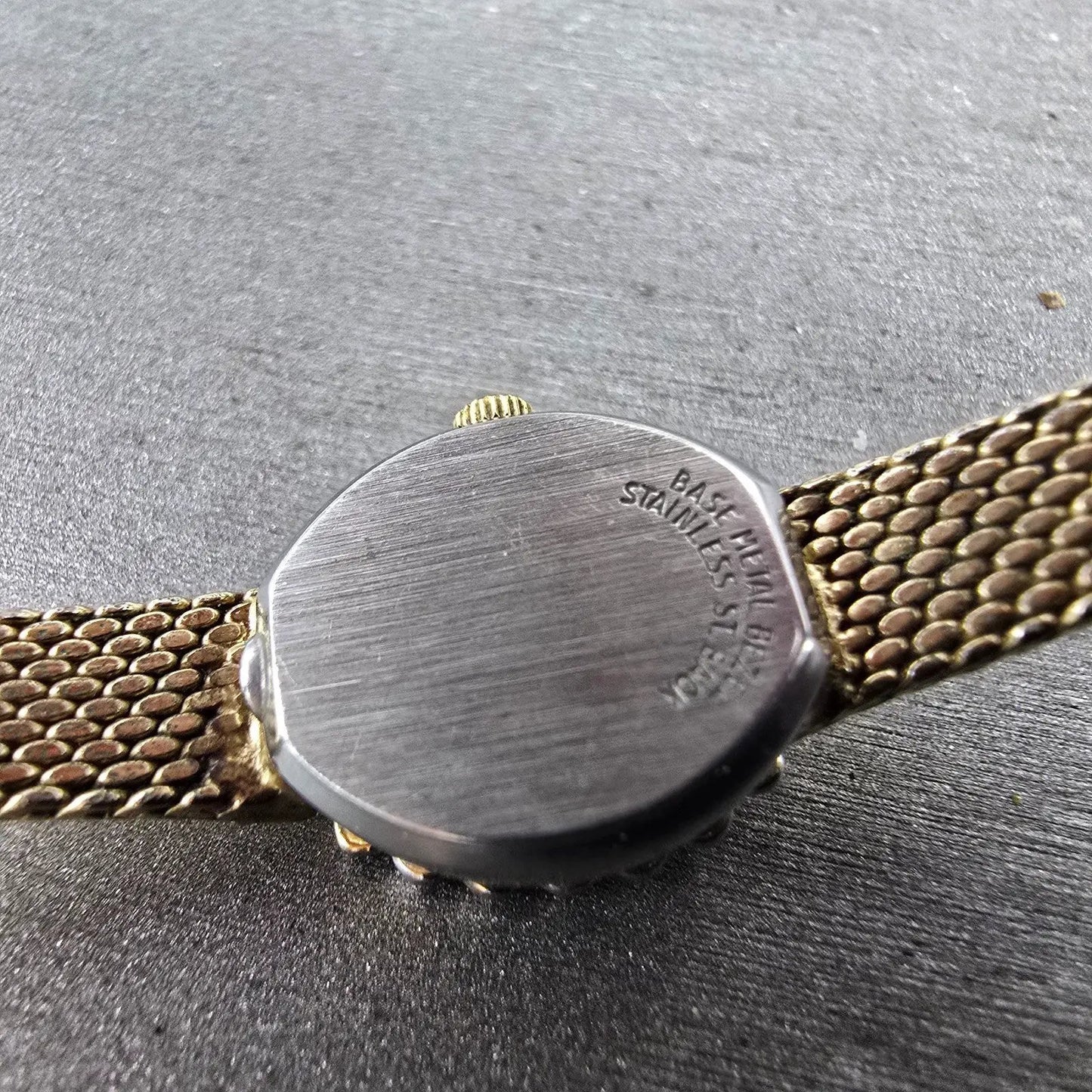 Elgin Watch Women 15mm Silver Dial Gold Tone Oval Crystal Accent New Battery11