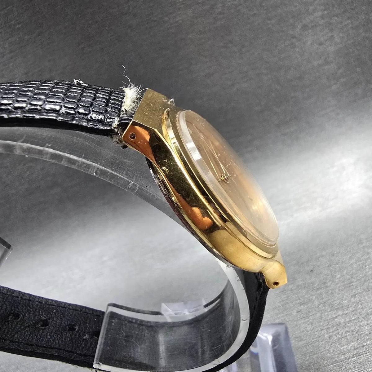 Seiko Pulsar Watch Men 31mm Gold Dial Gold Tone Round V515-7040 New Battery3