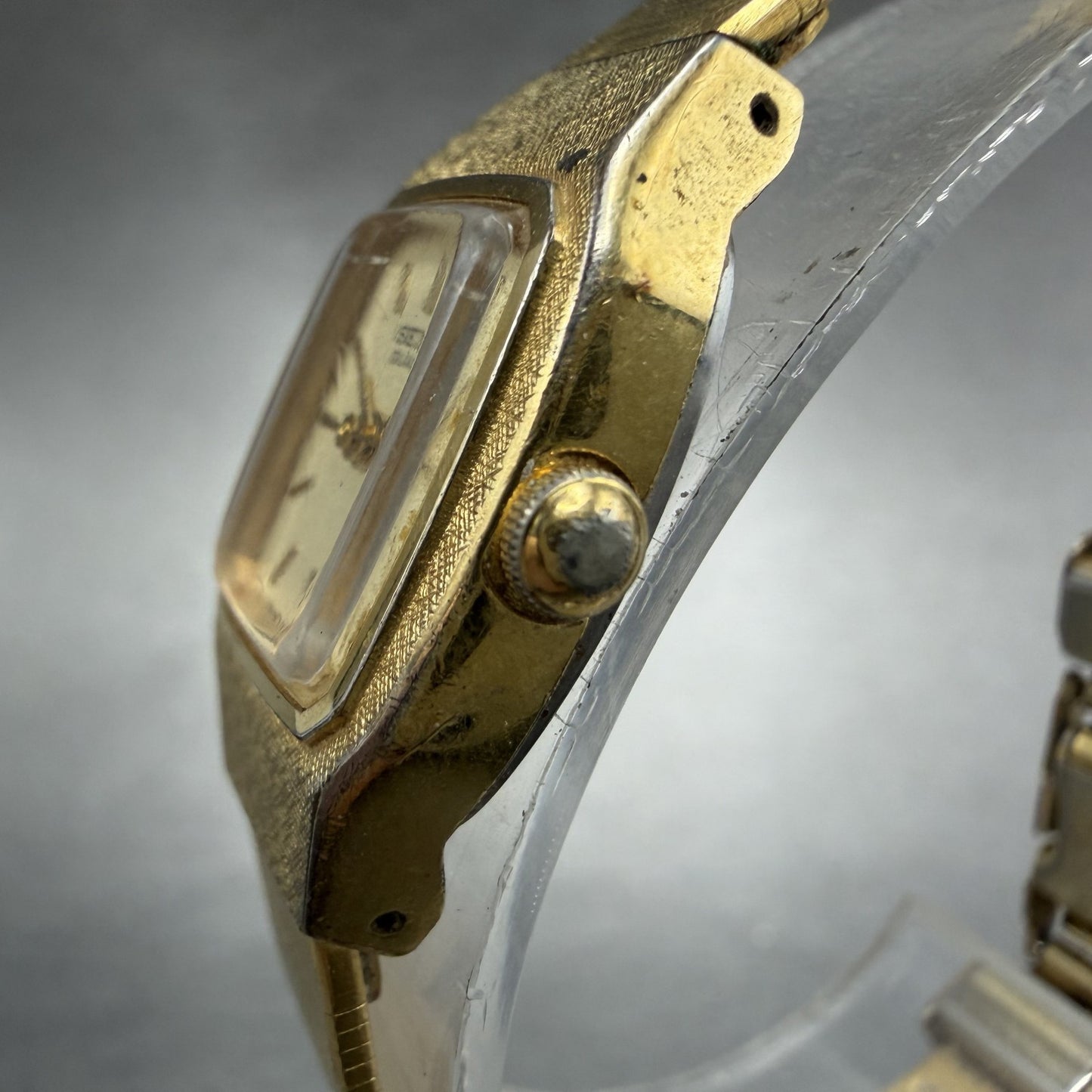 Seiko Watch Women 17mm Champgne Dial Gold Tone Rectangle 5421-5029 New Battery O2