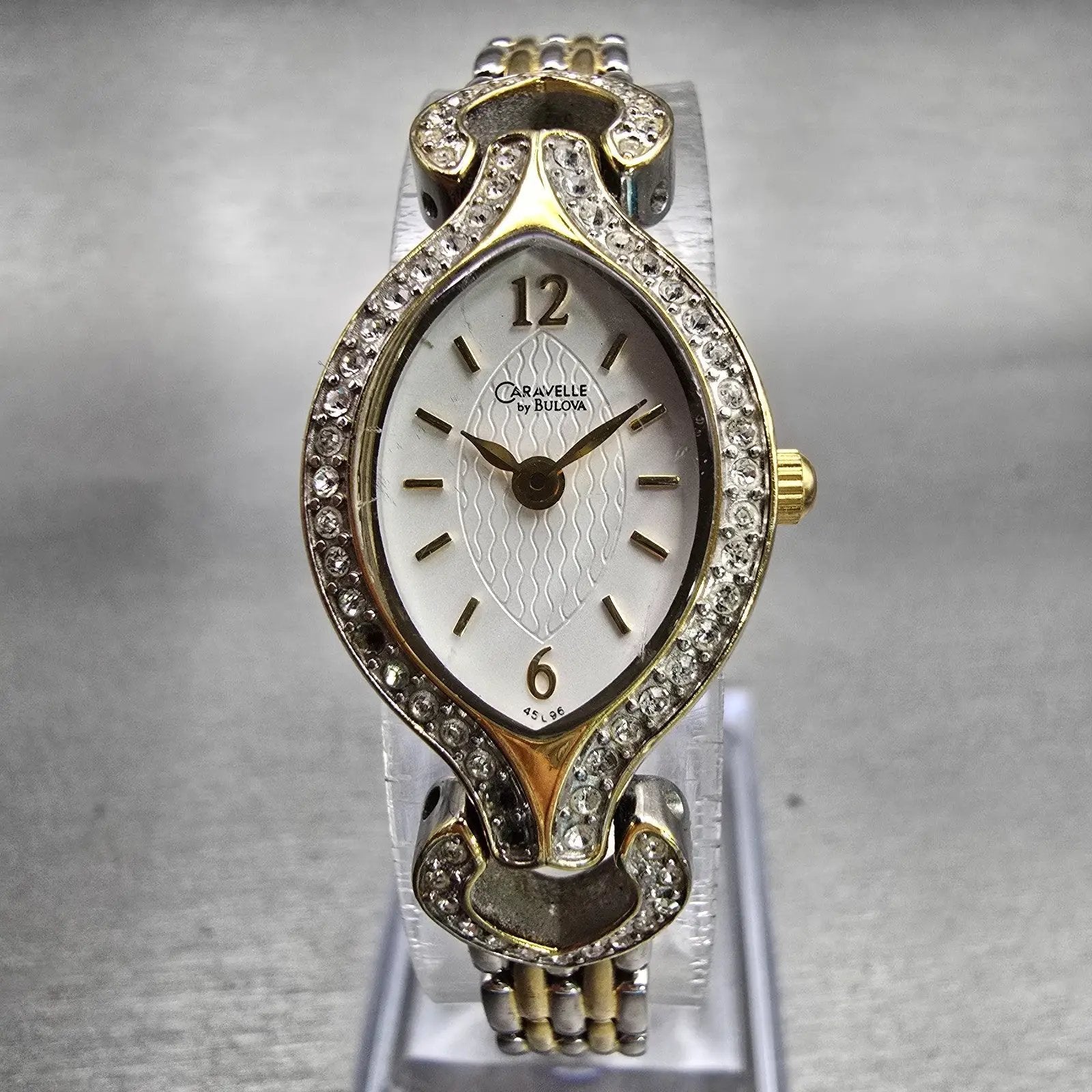 Bulova Caravelle Watch Women 18mm White Dial Silver Tone Gemmed 45L96 New Batt0