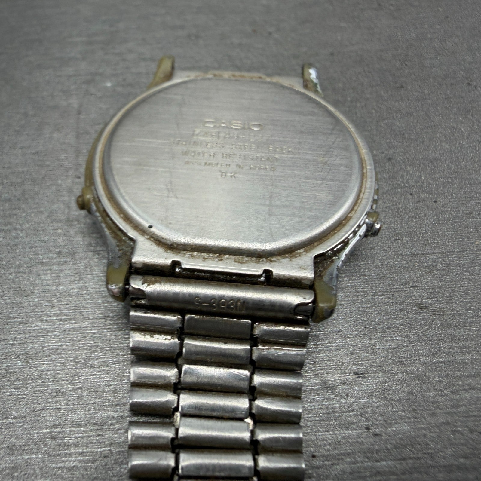 Casio AQ-227 Watch Unisex 35mm White Dial Silver Tone Analog Digital PARTS10