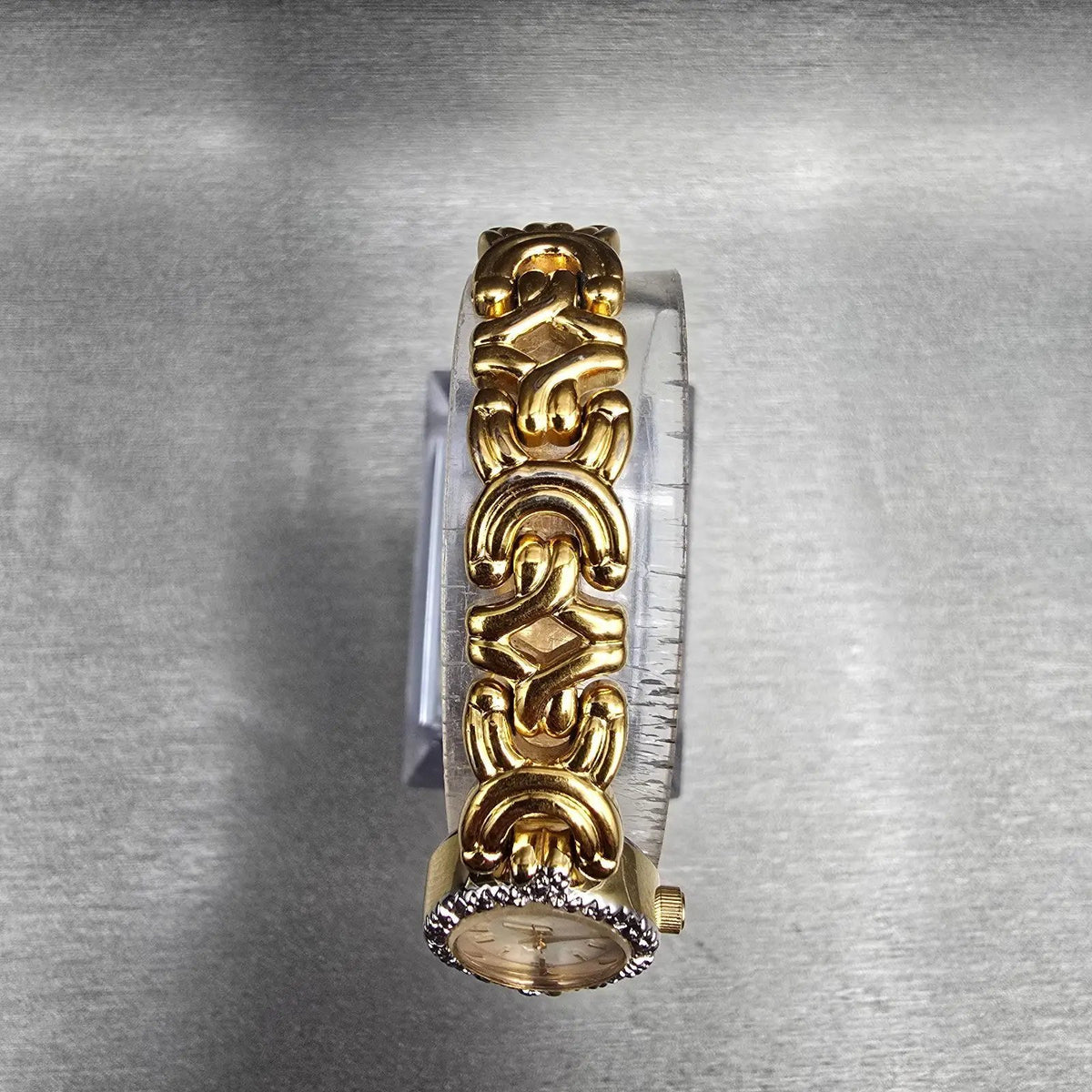 Bulova Watch Women 16mm MOP Dial Gold Tone Crystal Bezel Oval 98R51 New Battery4