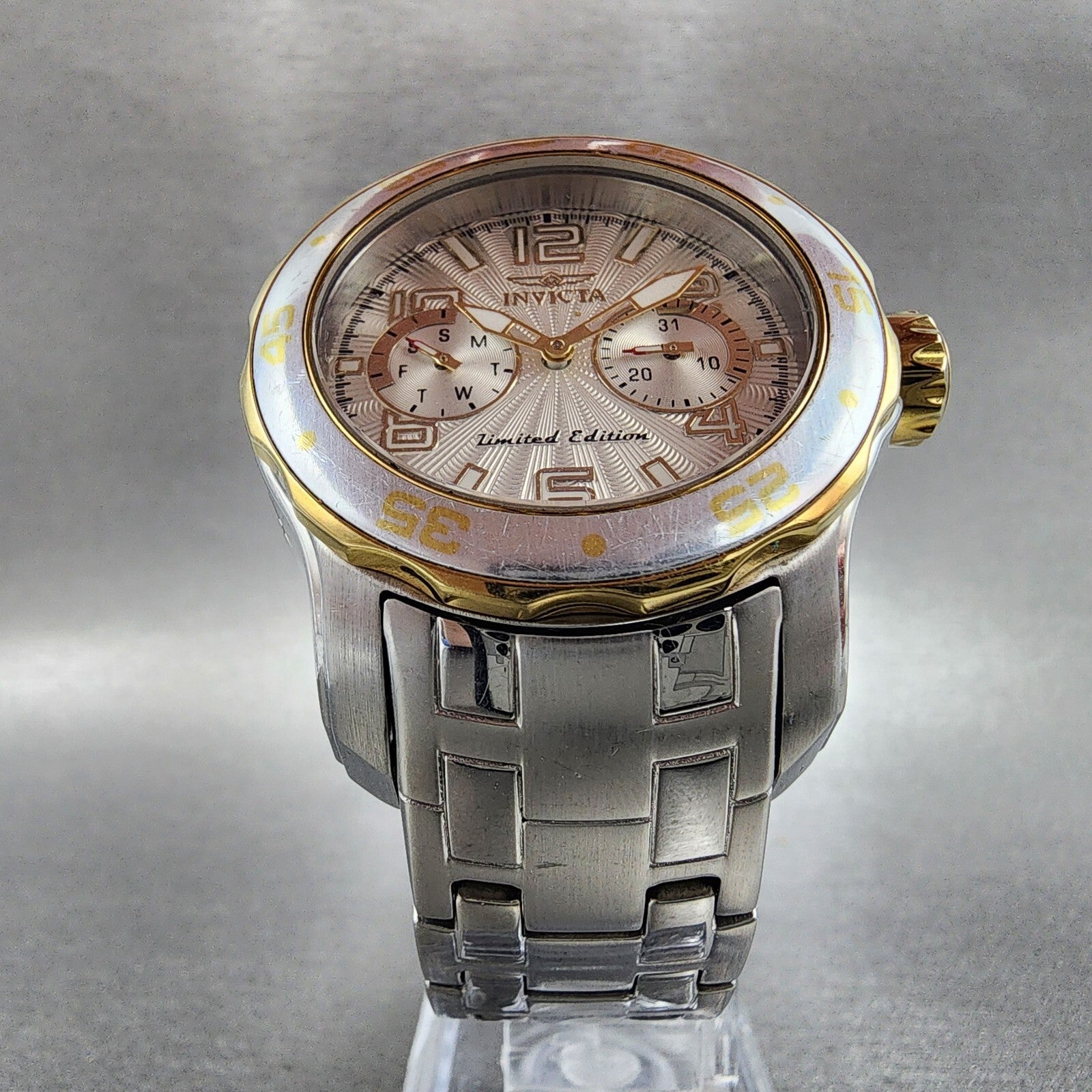 Invicta Pro Diver Watch Women 38mm White Dial Two Tone Daydate Round New Battery5