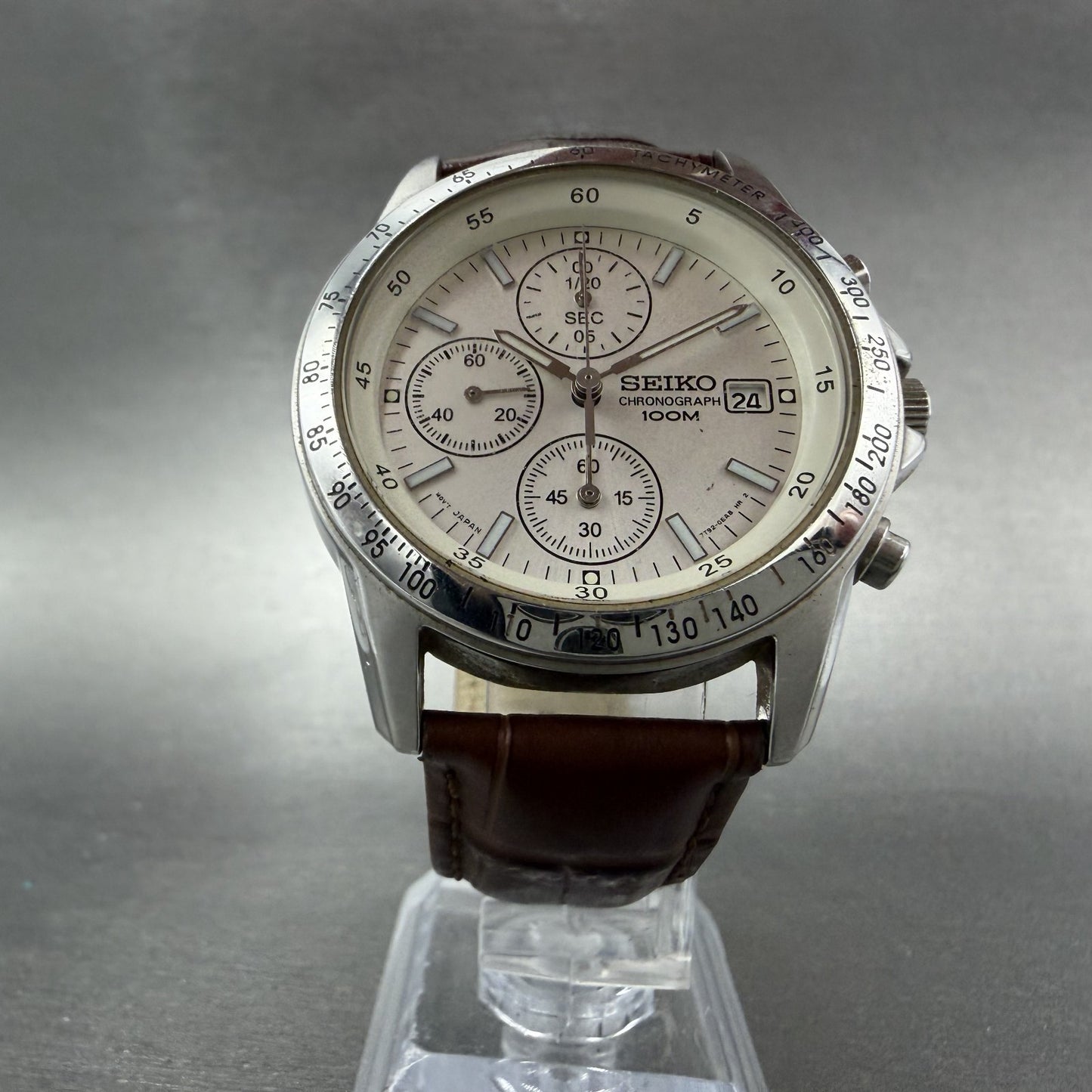 Seiko Chronograph Watch Men 39mm White Dial Silver Tone Date 7T92-0DW0 NewBatter5