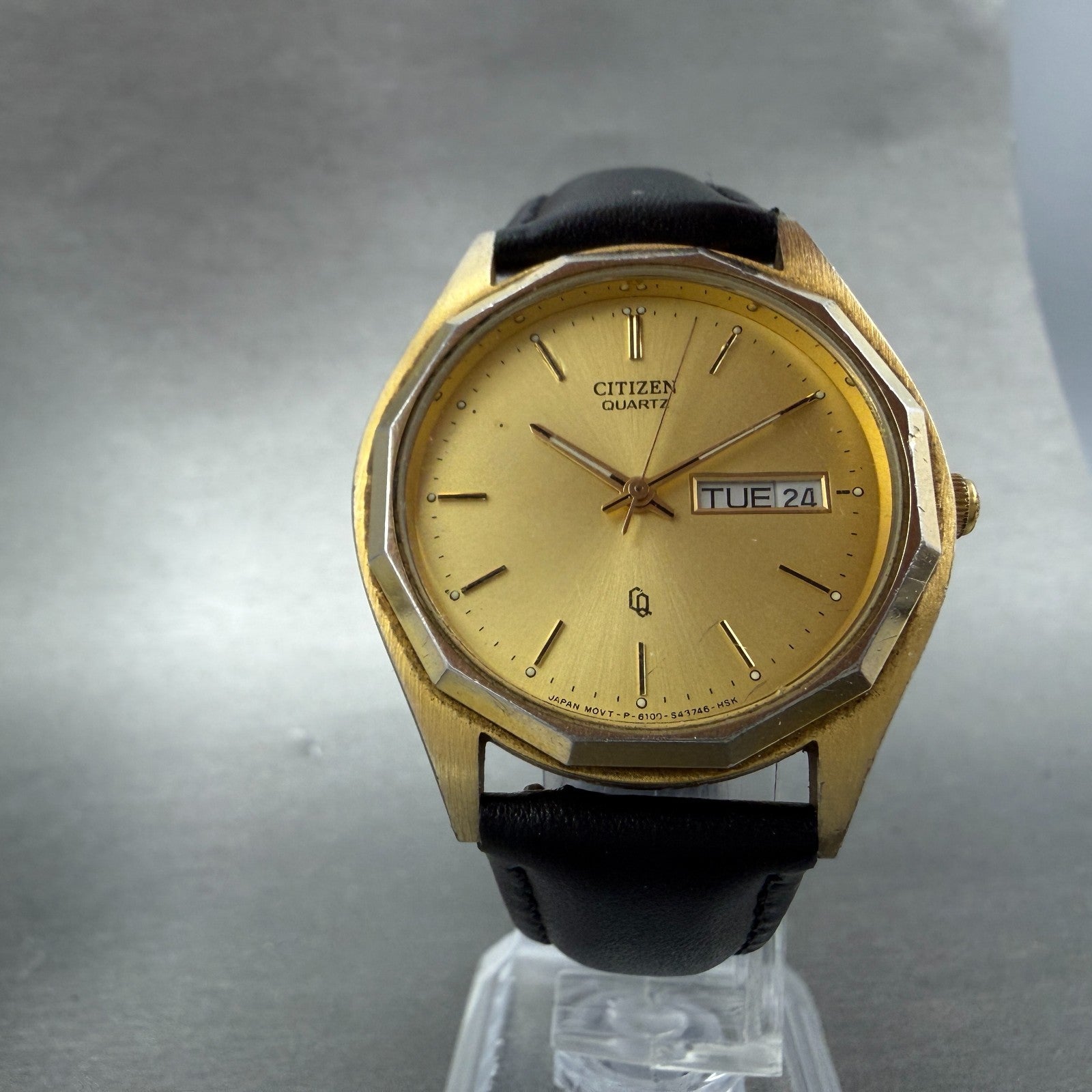Citizen CQ Watch Men 35mm Gold Tone Gold Tone Daydate 6100-S16725 New Battery5