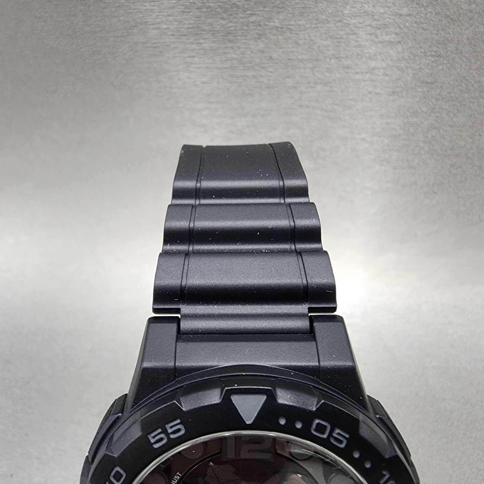 Casio AEQ100 Watch Men 48mm Analog Digital Black World Time Round New Battery4