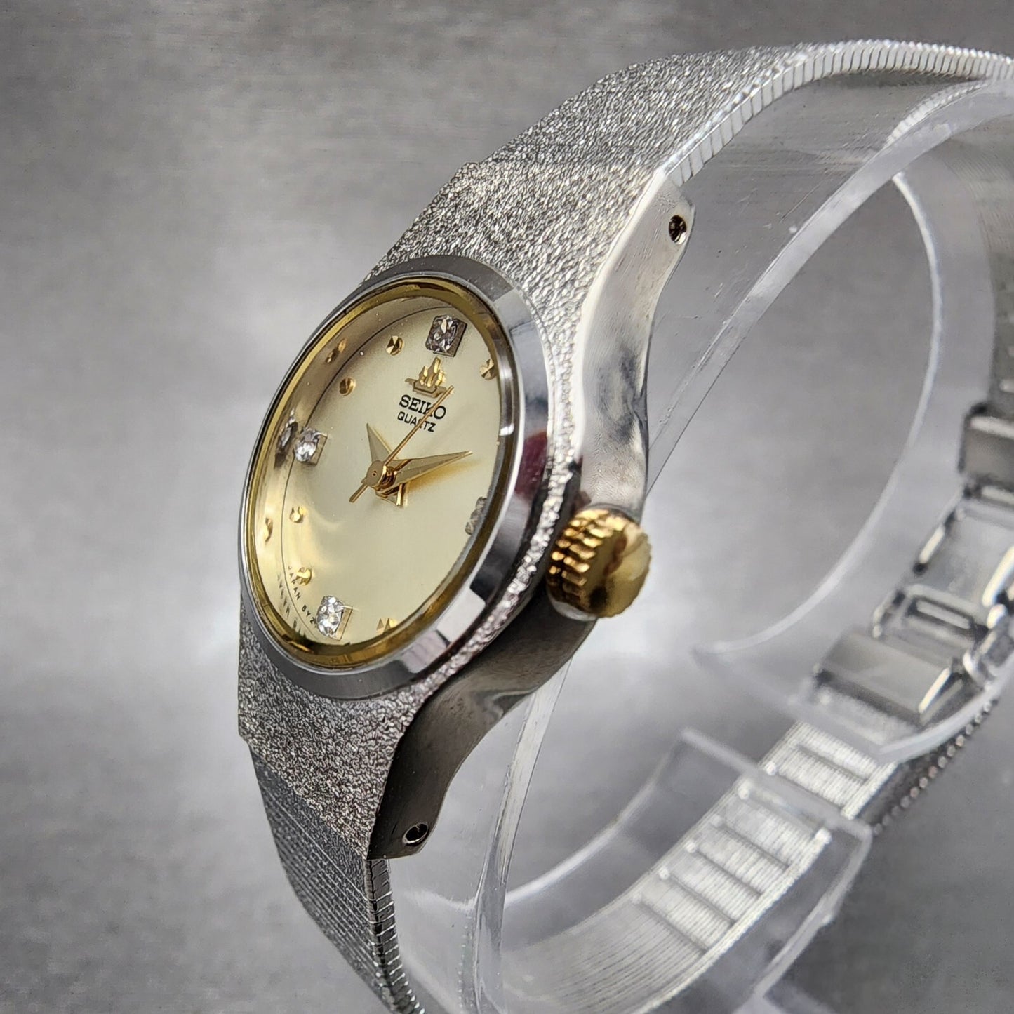 Seiko Watch Women 20mm Champagne Dial Silver Tone Diamond Markers New Battery2