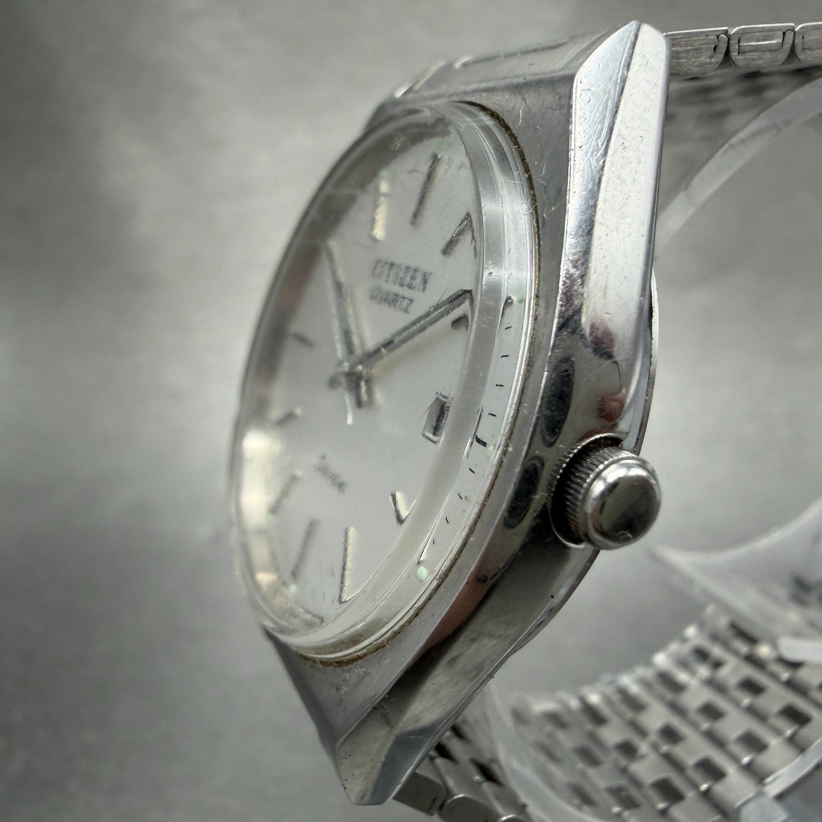 Citizen Seven Watch Men 35mm Silver Dial Silver Tone date 2110-942191 NewBattery2