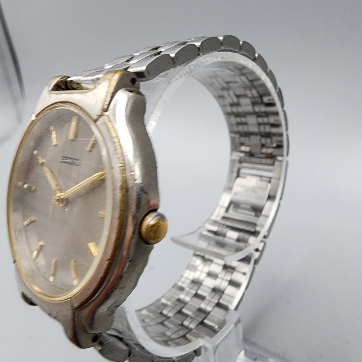 VTG Seiko Watch Women 32mm Gray Dial Silver Tone Round V701-2B50 New Battery