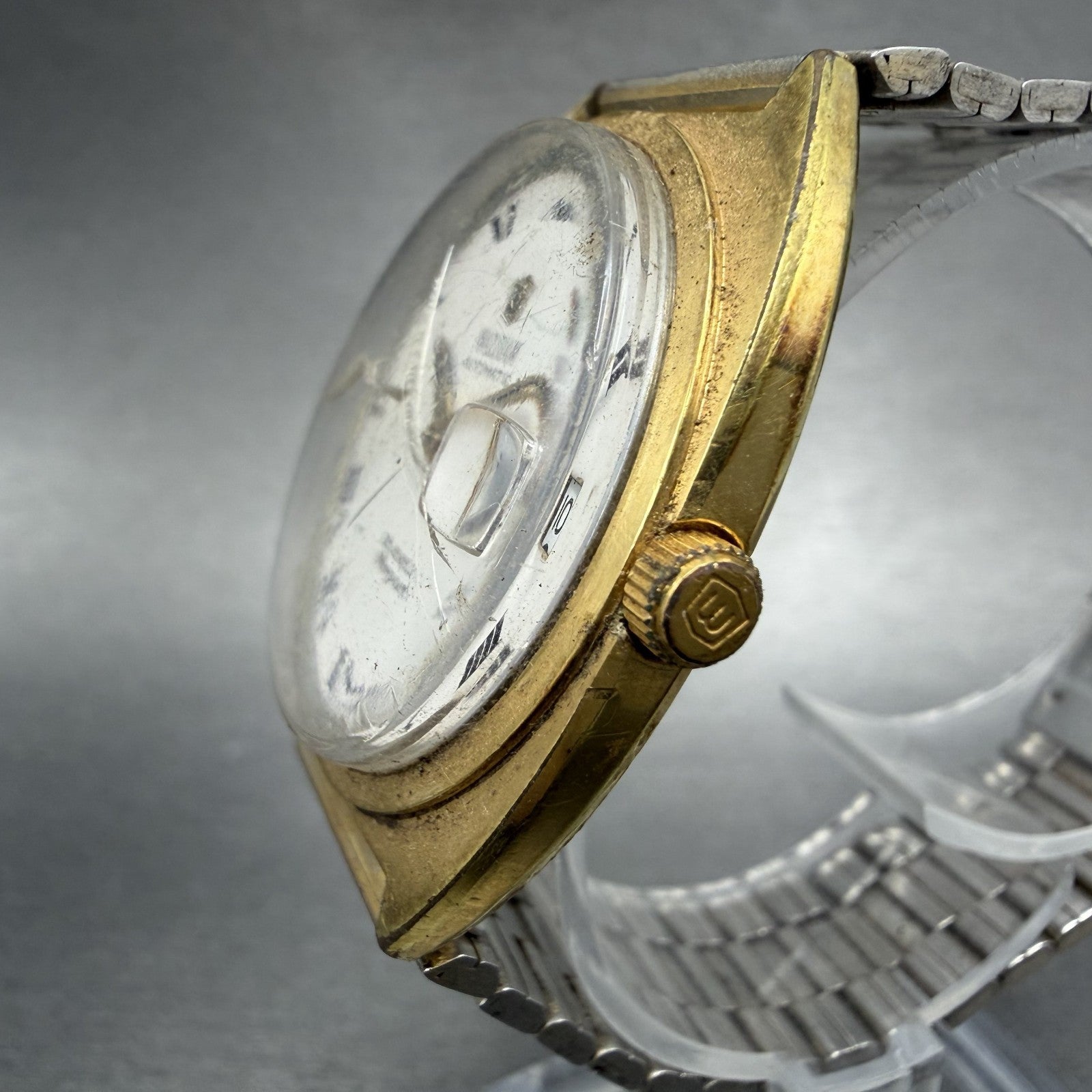 Waltham Newport Automatic Watch Men 35mm White Dial Gold Tone Date Round Runs2