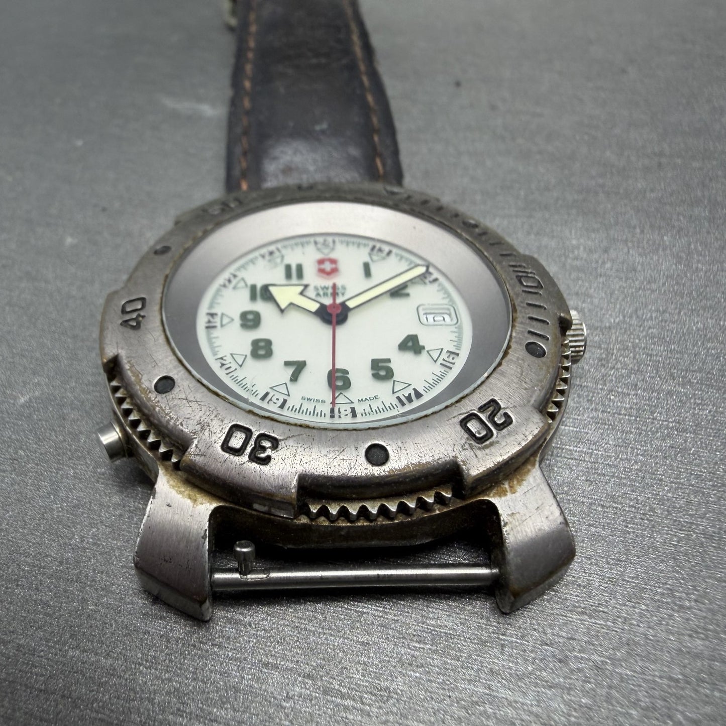 Victorinox Swiss Army Sportline Watch Men 40mm White Dial Silver Date PARTS ABC7