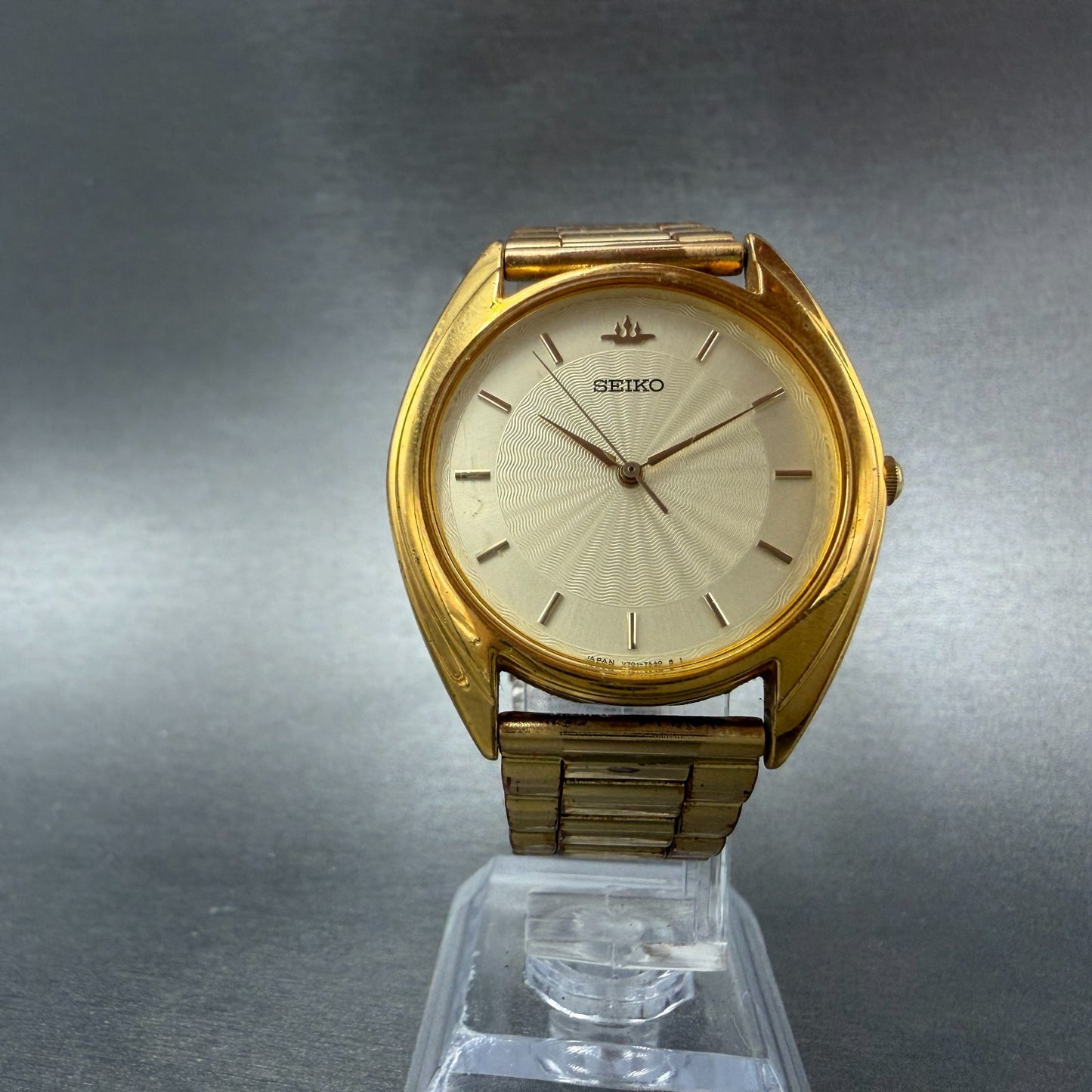 Seiko Watch Men 35mm Champagne Dial Gold Tone Round VTG V701-7A10 New Battery5