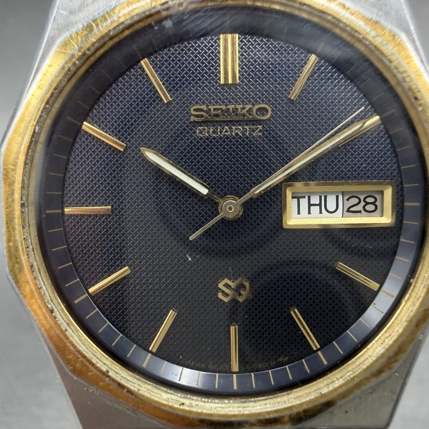 Seiko SQ Watch Men 33mm Blue Dial Two Tone Daydate Vintage 8C23-6059 New Battery1