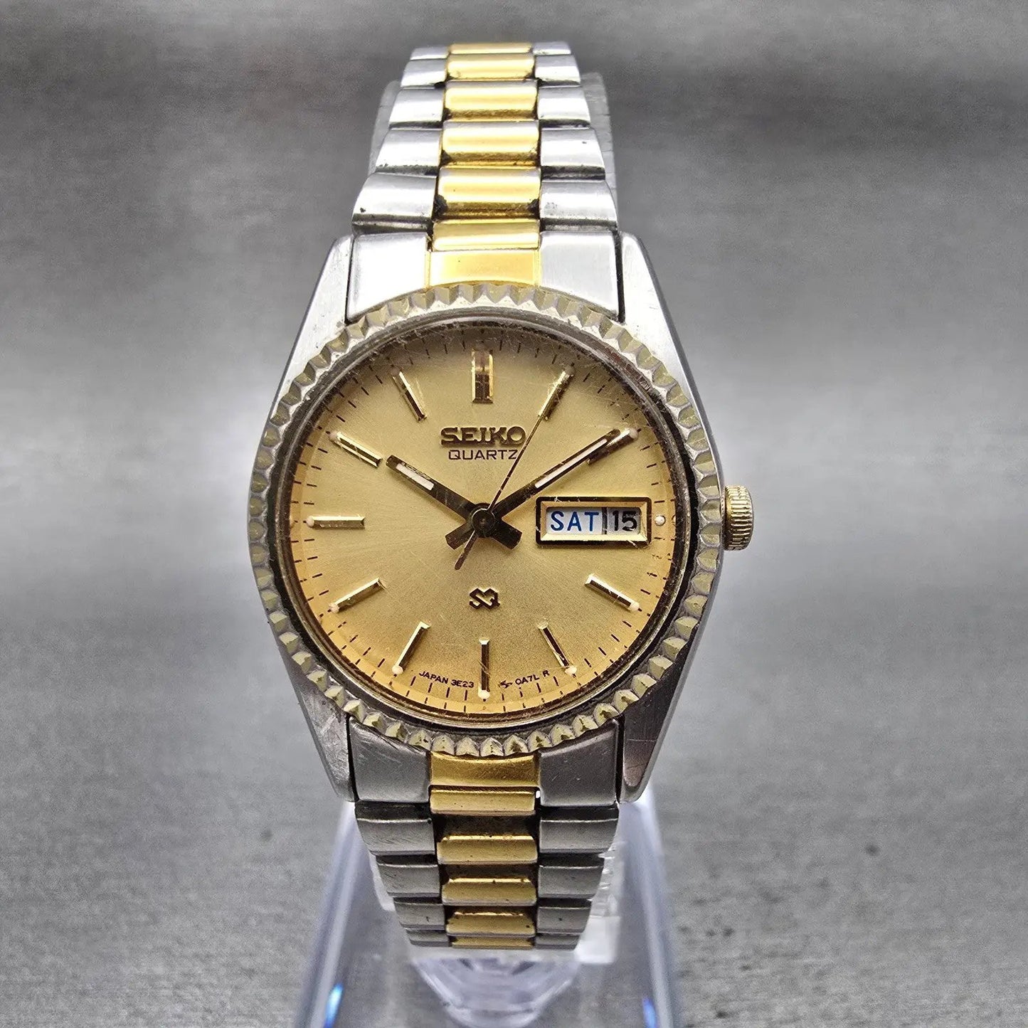 Seiko SQ Watch Women 24mm Champagne Dial Gold Tone Daydate 3E23-0A60 New Battery0