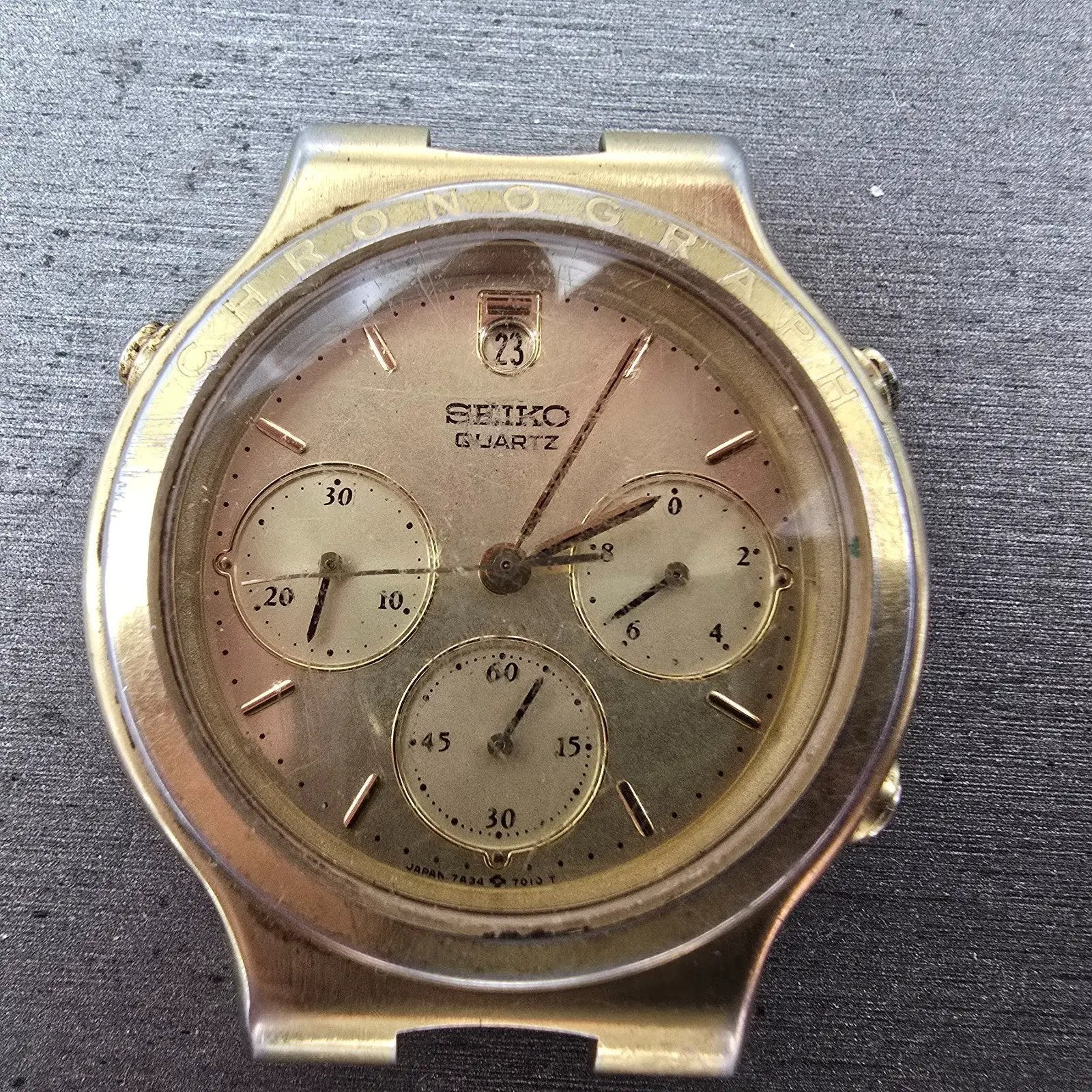 Seiko Chronograph Watch Men 37mm Gold Dial Gold Tone Date 7A34-7019 PARTS2