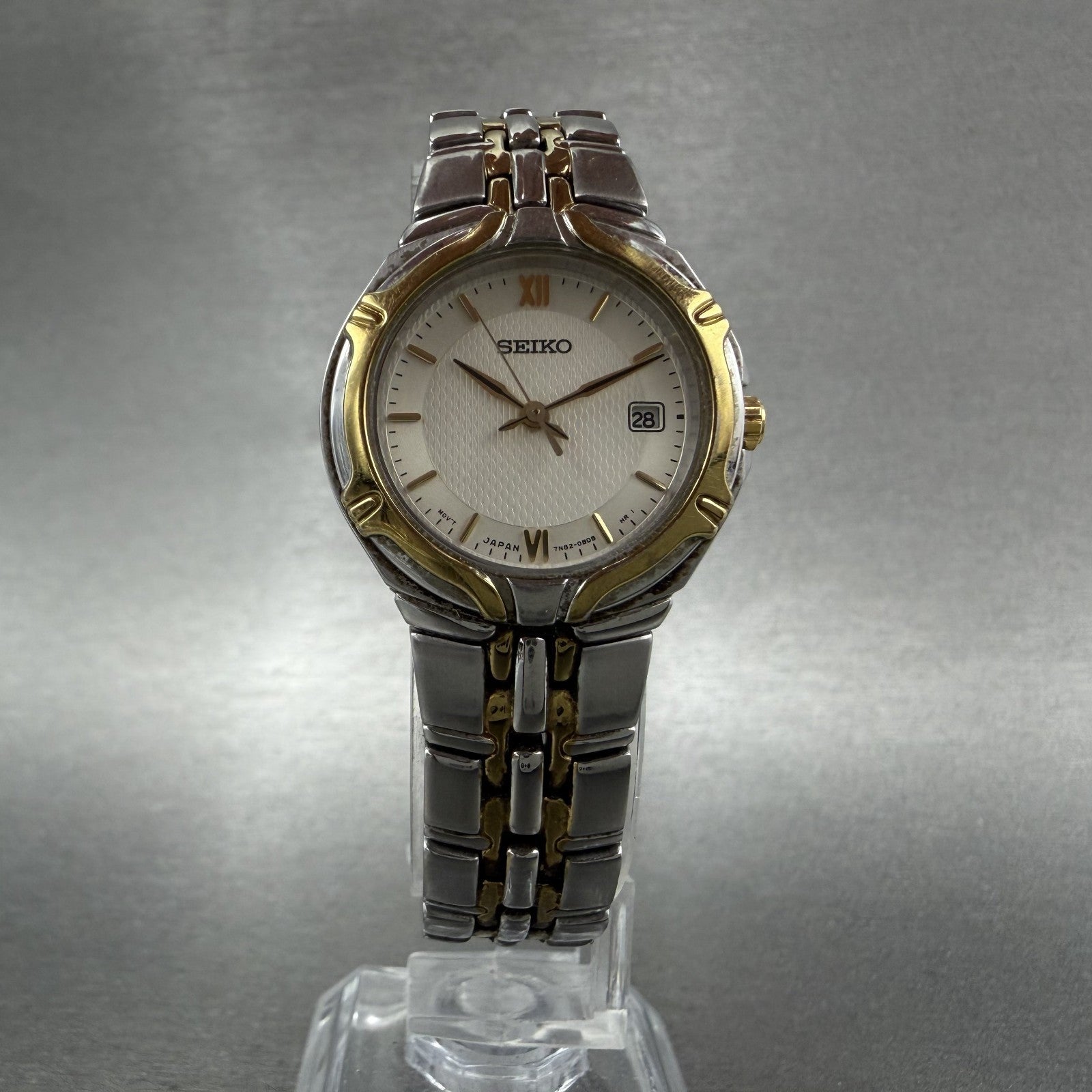Seiko Watch Women 26mm Silver Dial Two Tone Date Round 7n820at0 New Battery5